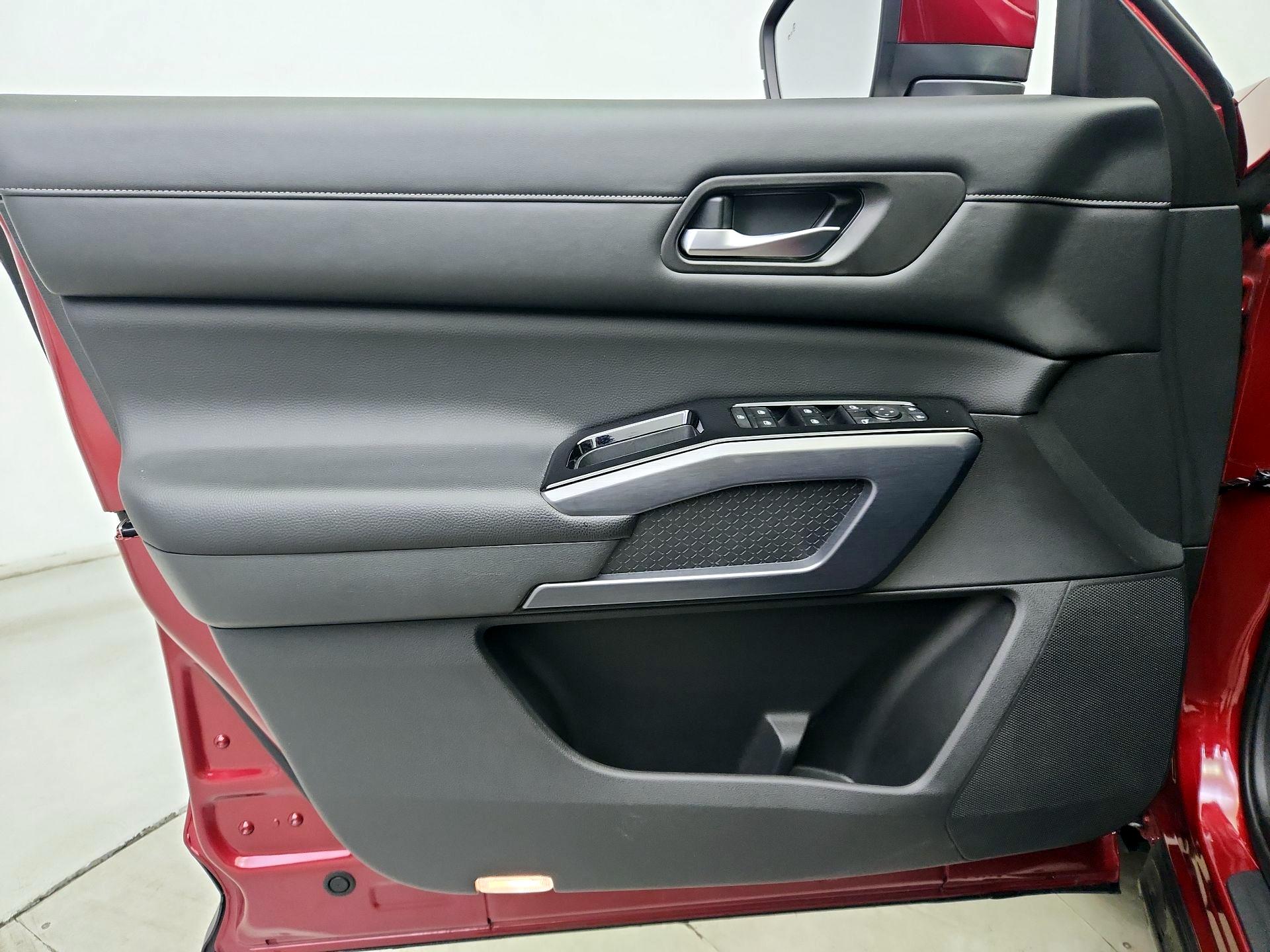 Thumbnail: 2022 Nissan Pathfinder - 12
