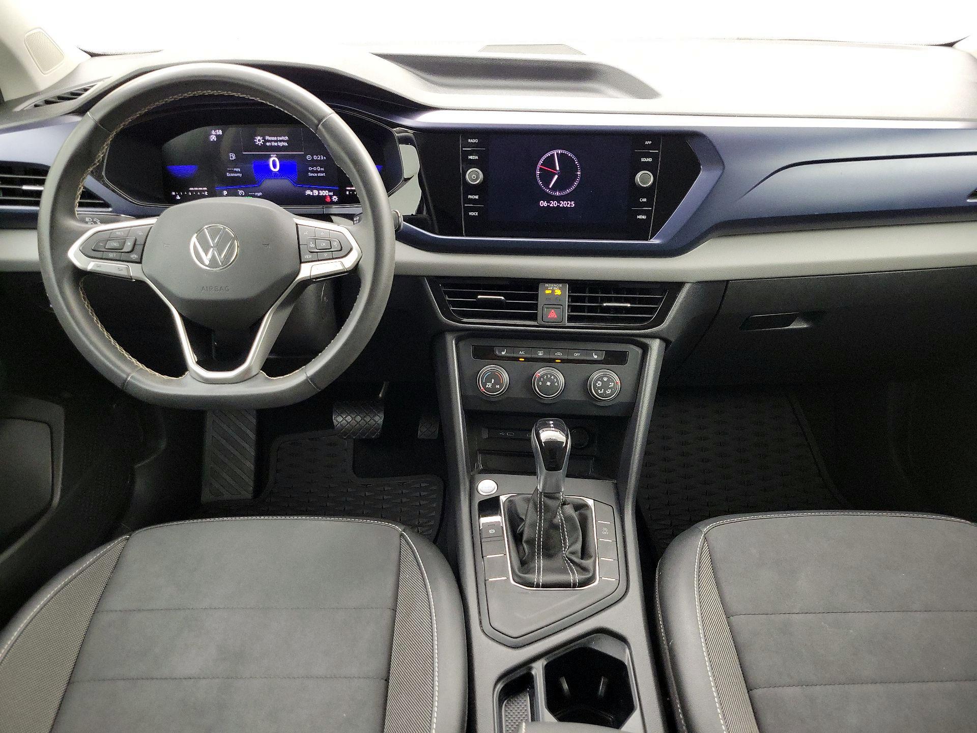 Thumbnail: 2022 Volkswagen Taos - 9