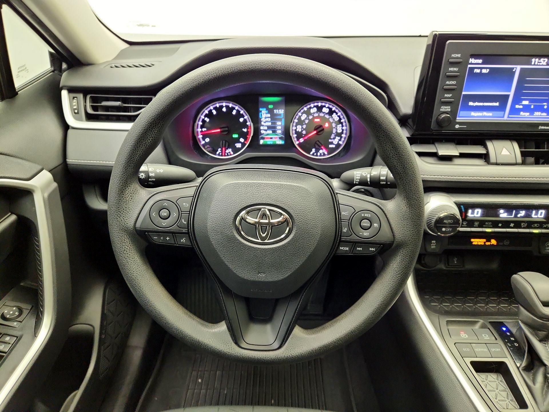 Thumbnail: 2022 Toyota RAV4 - 10