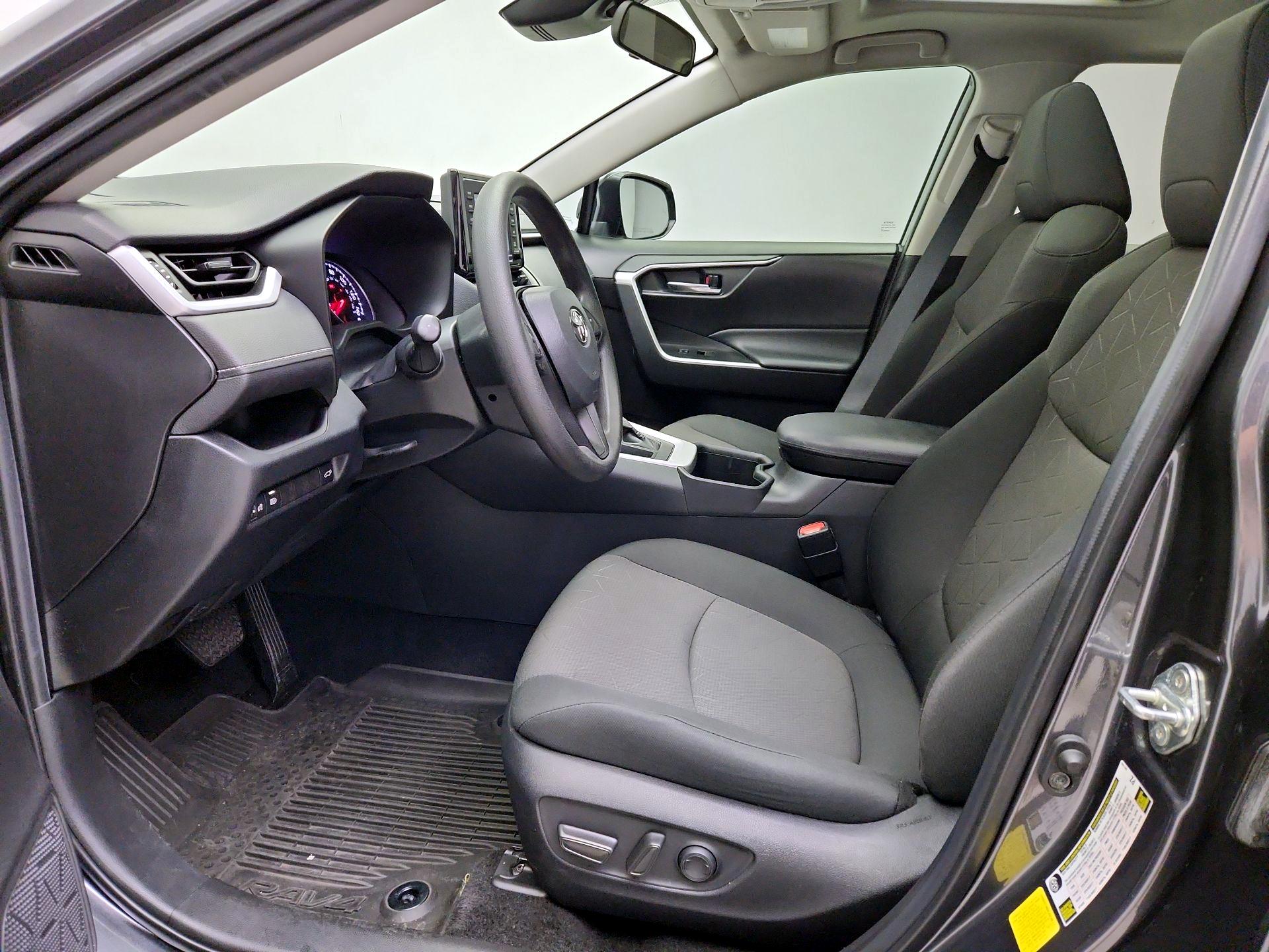 Thumbnail: 2022 Toyota RAV4 - 11