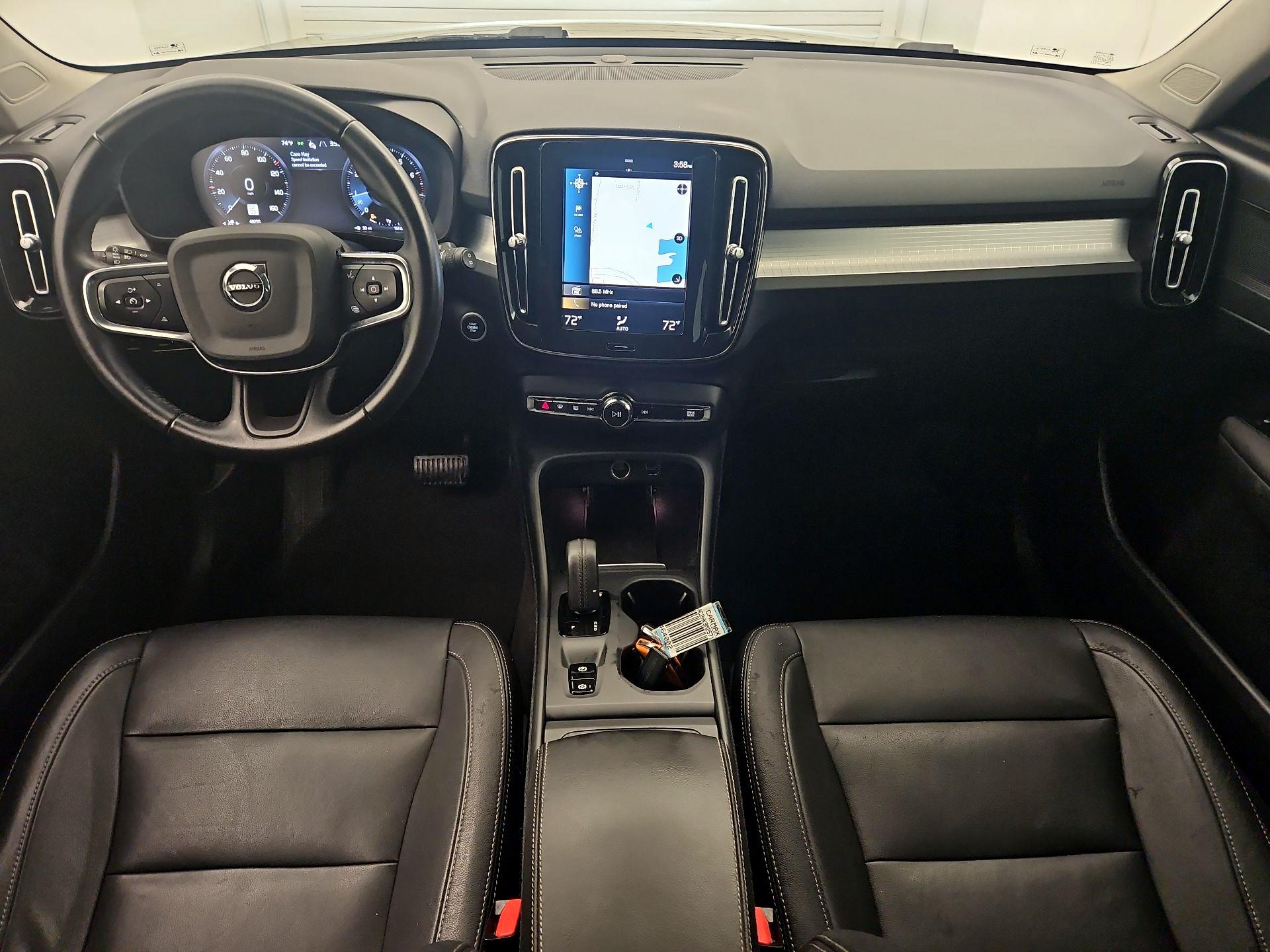 Thumbnail: 2021 Volvo XC40 - 9
