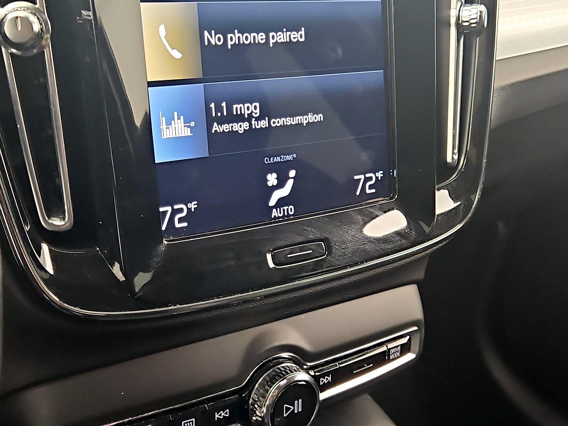 Thumbnail: 2021 Volvo XC40 - 17
