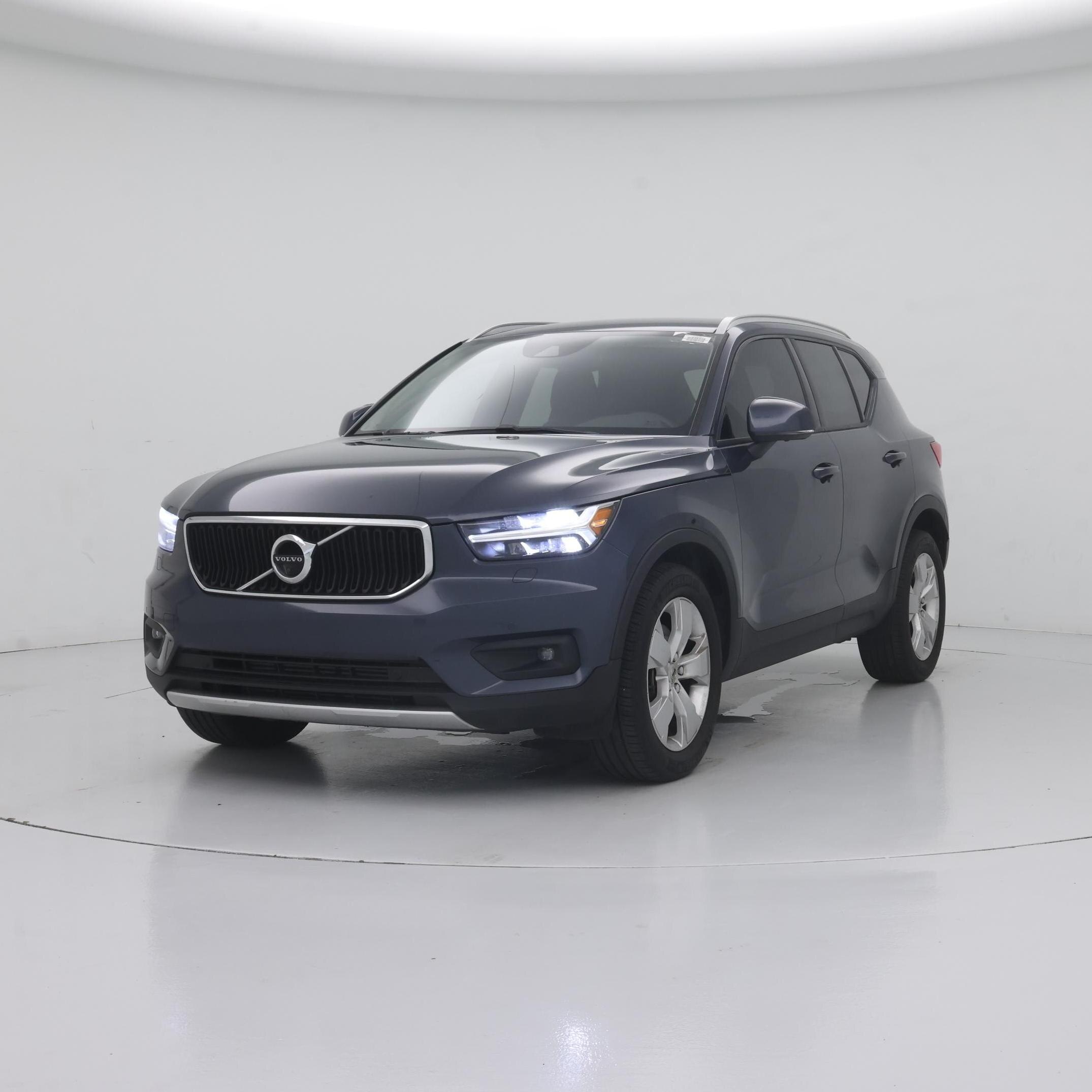 Thumbnail: 2021 Volvo XC40 - 4