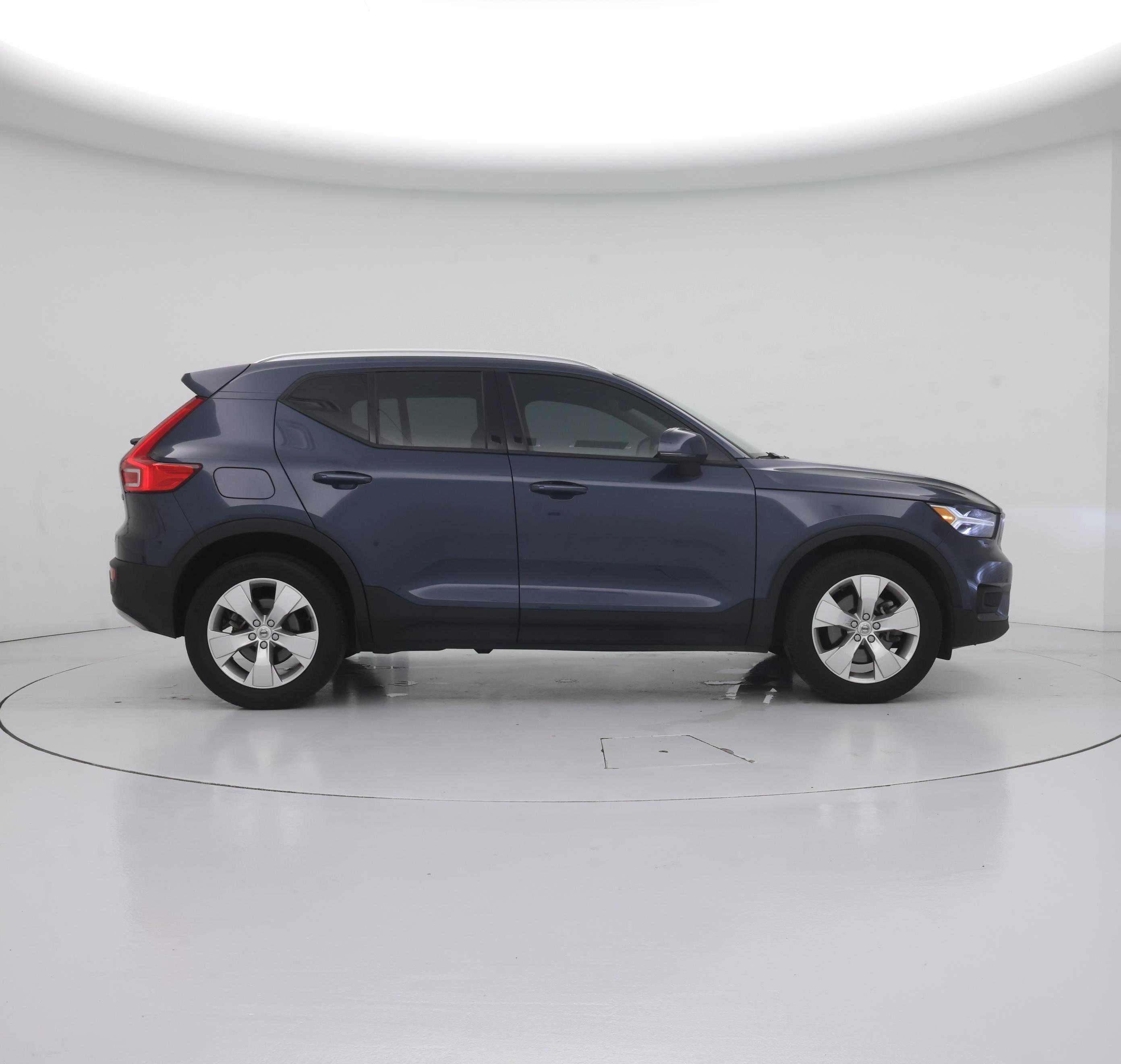 Thumbnail: 2021 Volvo XC40 - 7
