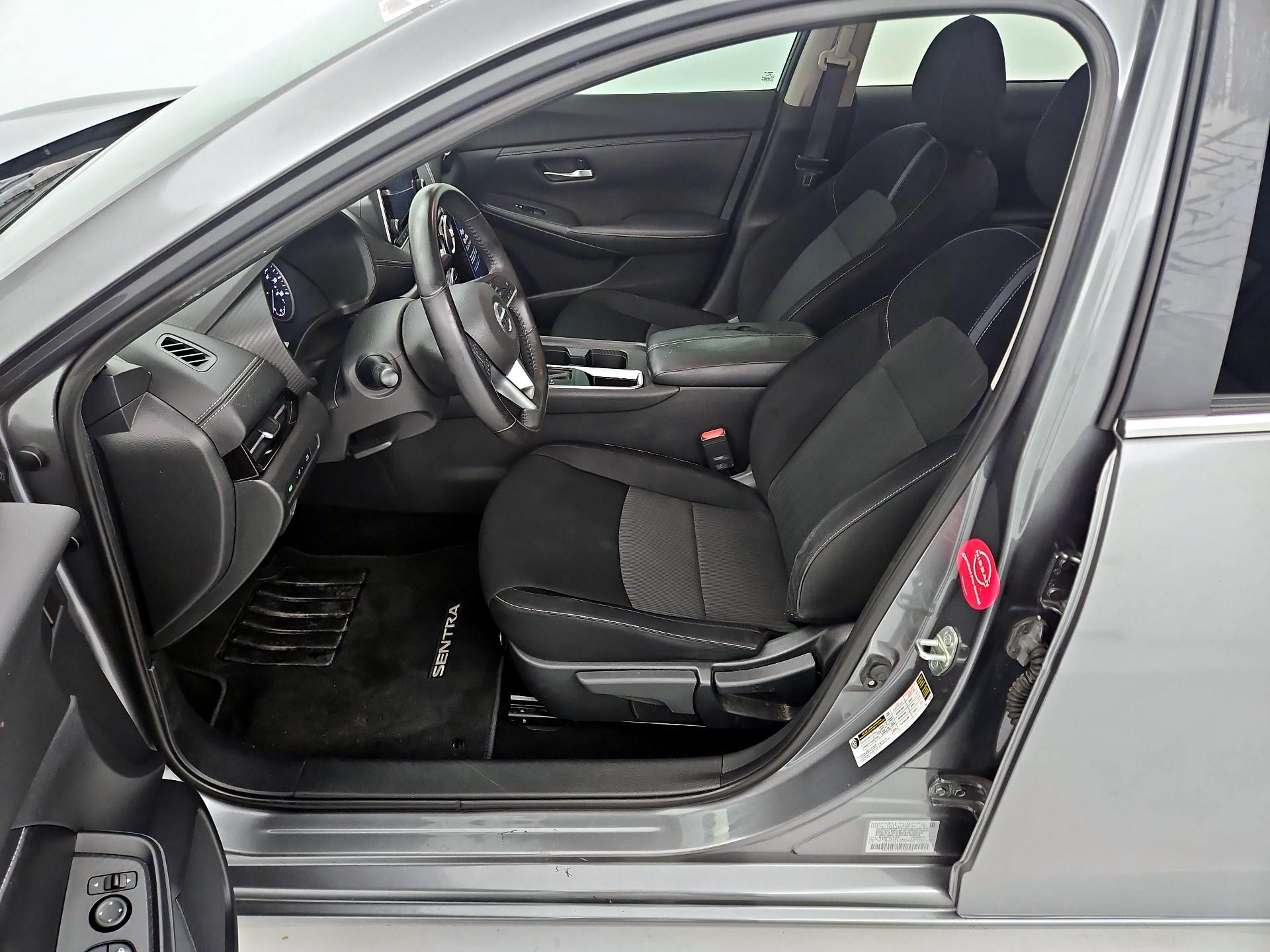 Thumbnail: 2020 Nissan Sentra - 11