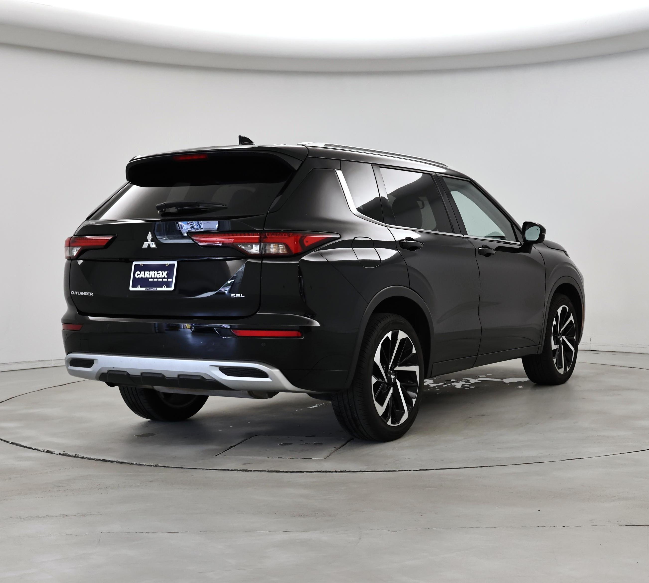 Thumbnail: 2024 Mitsubishi Outlander - 8