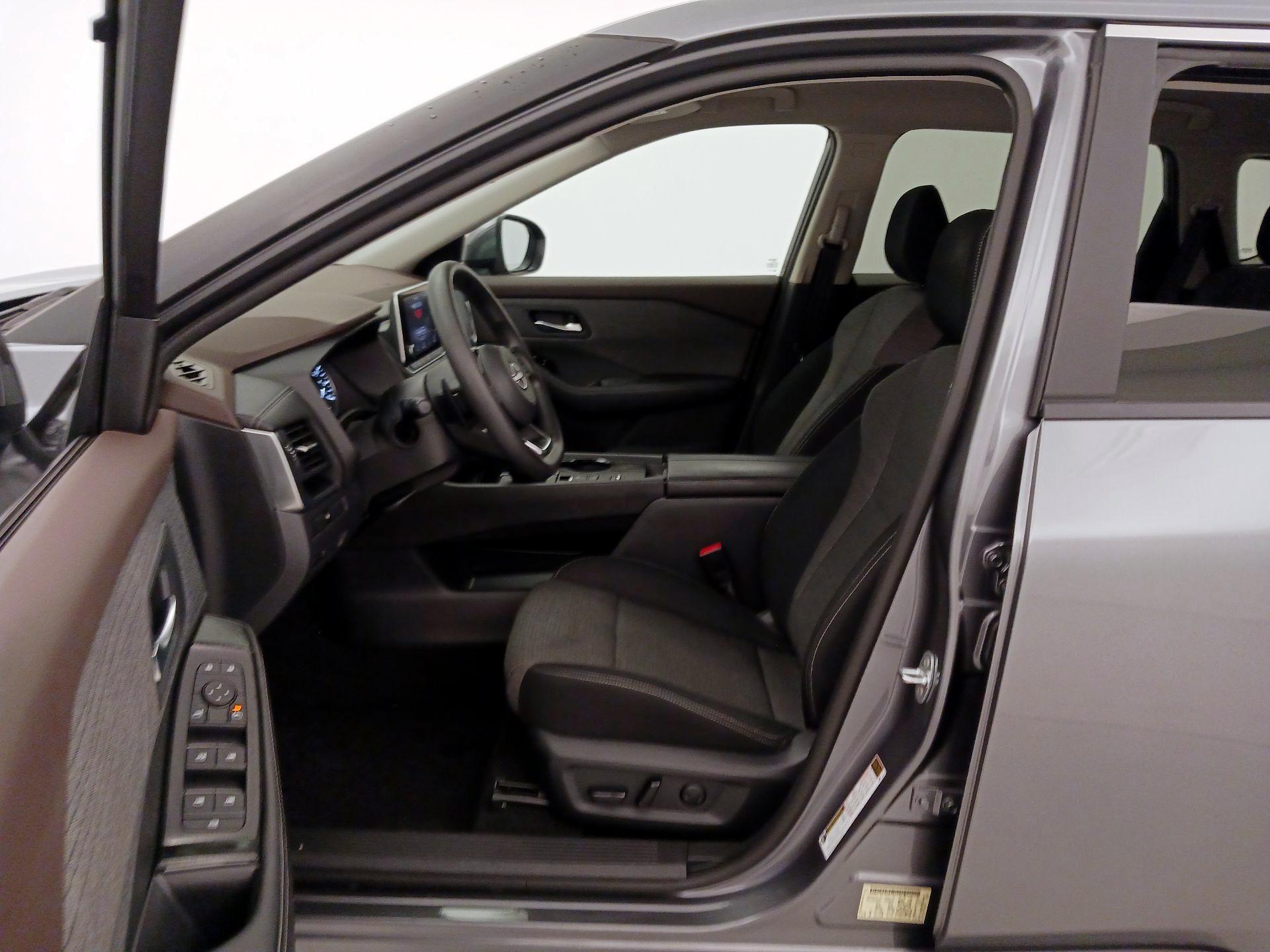 Thumbnail: 2023 Nissan Rogue - 11