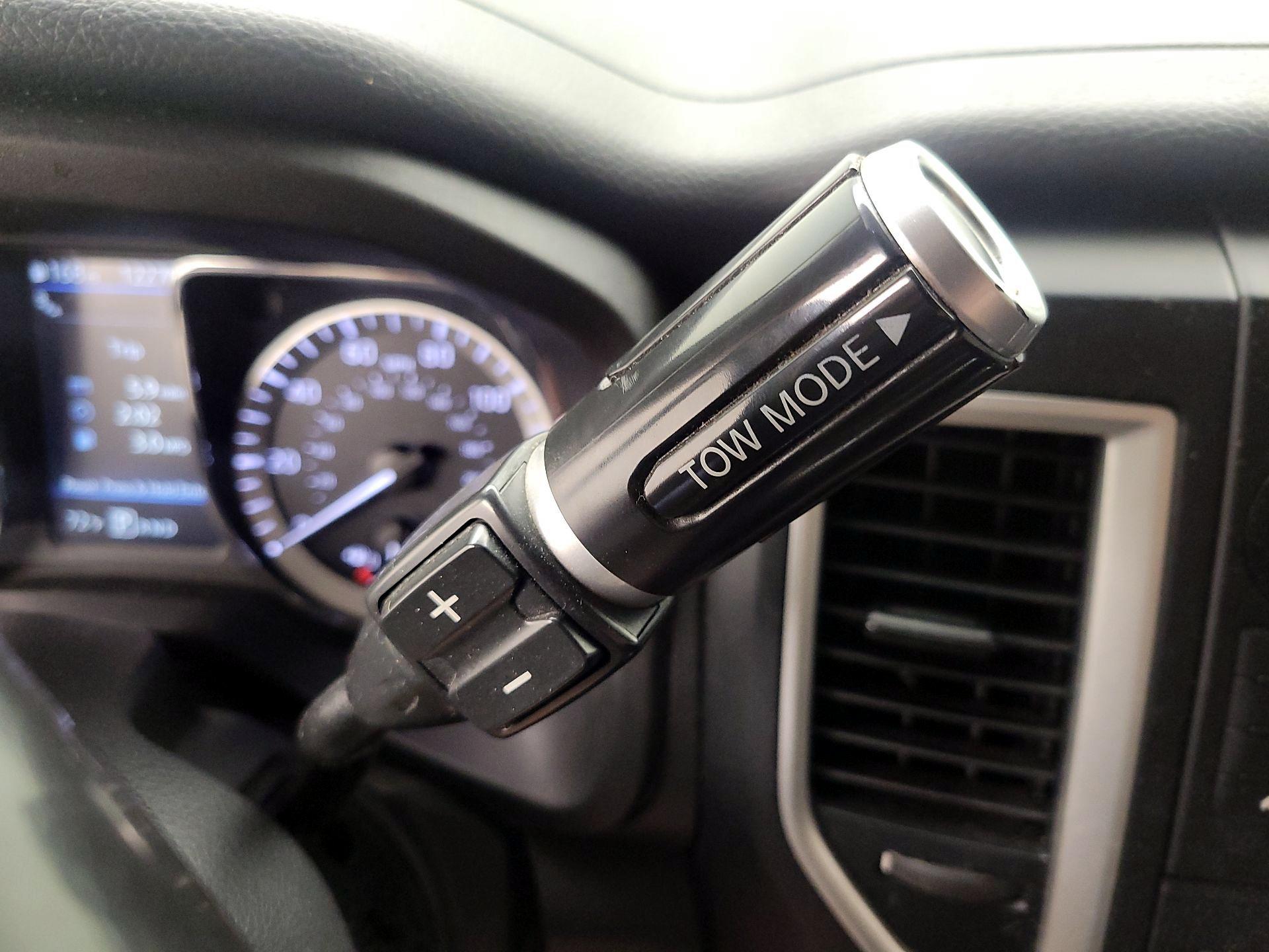 Thumbnail: 2019 Nissan Titan - 18