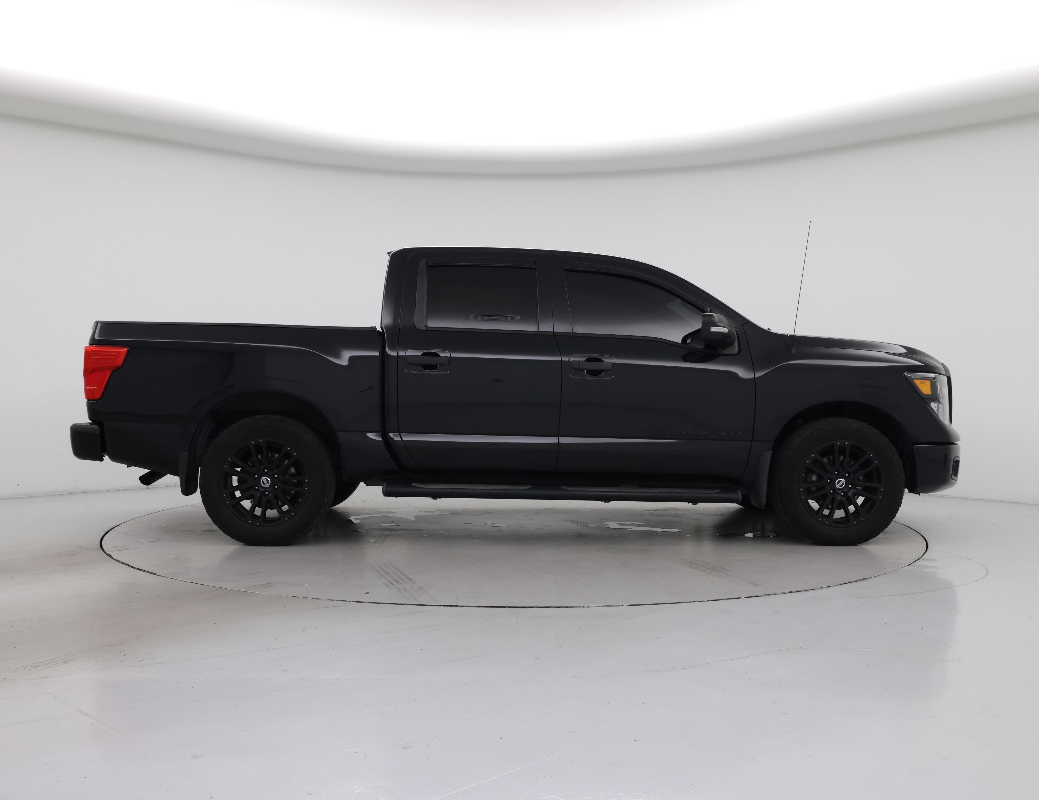 Thumbnail: 2019 Nissan Titan - 7