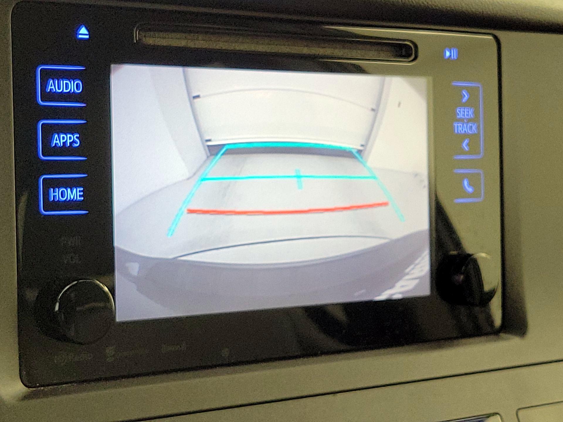 Thumbnail: 2017 Toyota Sienna - 14