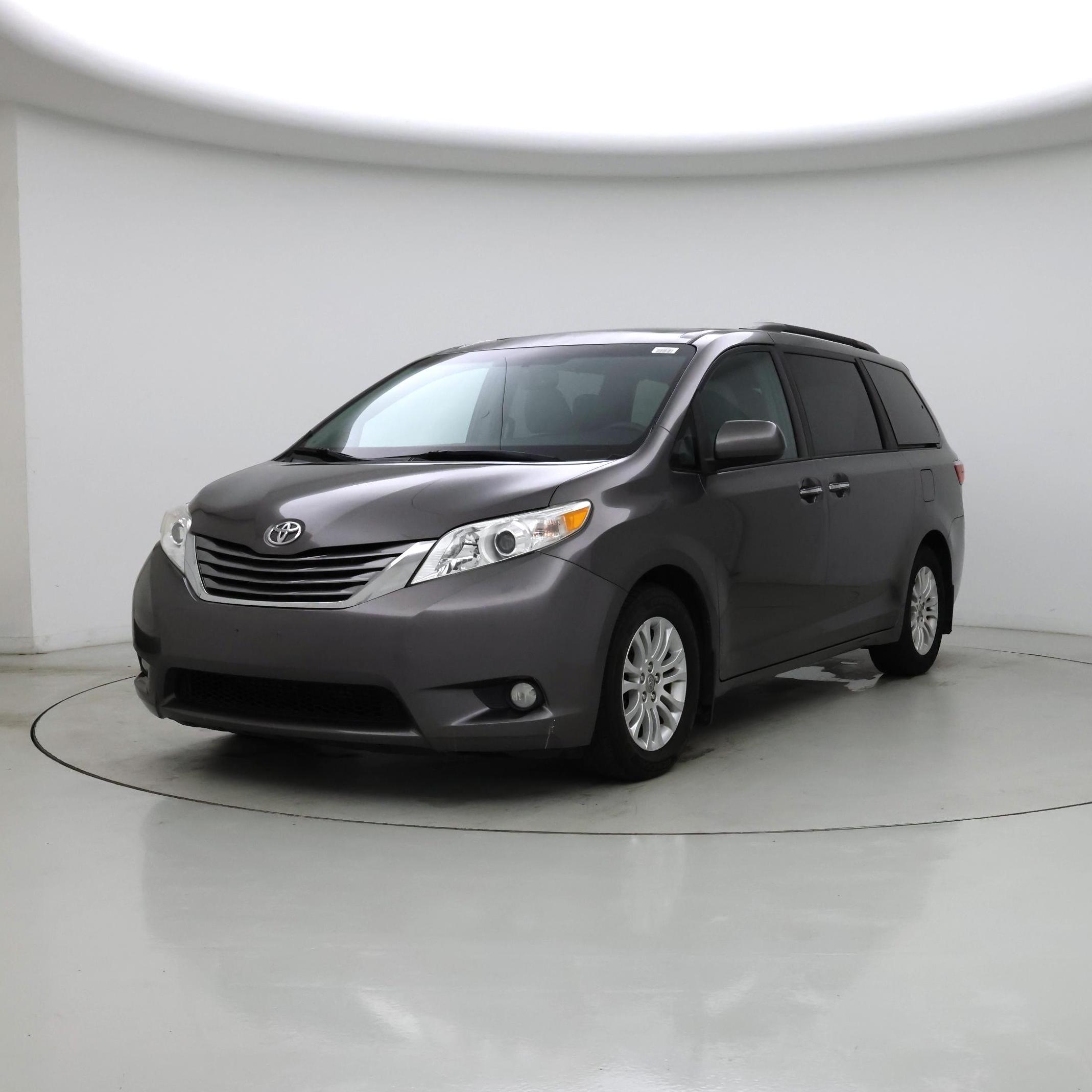 Thumbnail: 2017 Toyota Sienna - 4