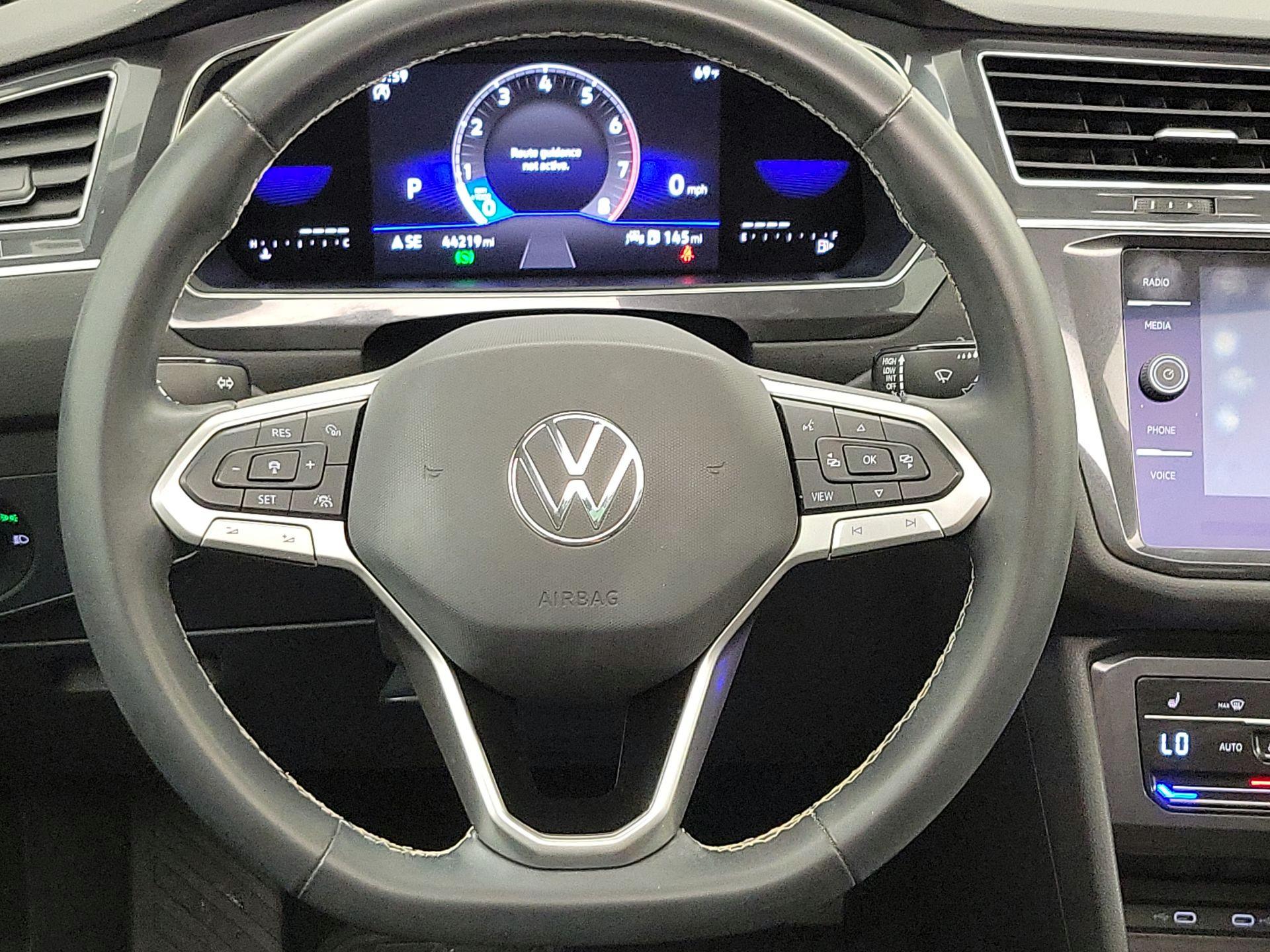 Thumbnail: 2022 Volkswagen Tiguan - 10