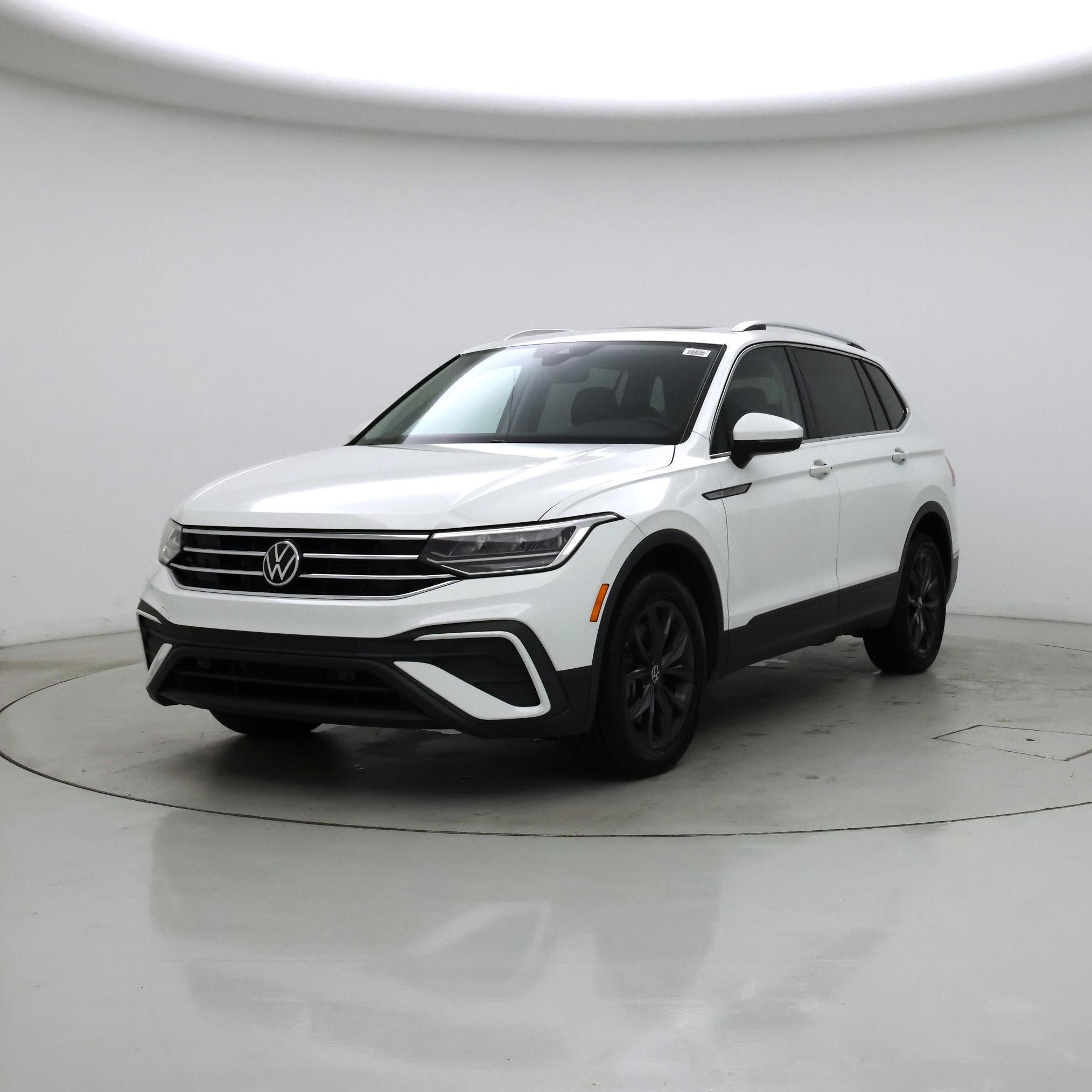 Thumbnail: 2022 Volkswagen Tiguan - 4