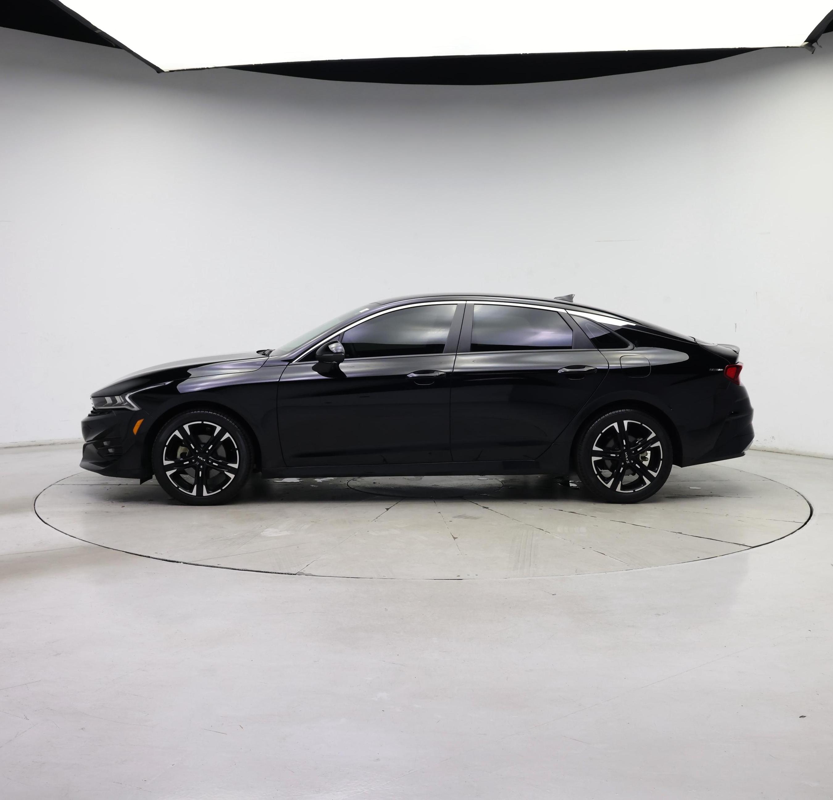 Thumbnail: 2023 Kia K5 - 3