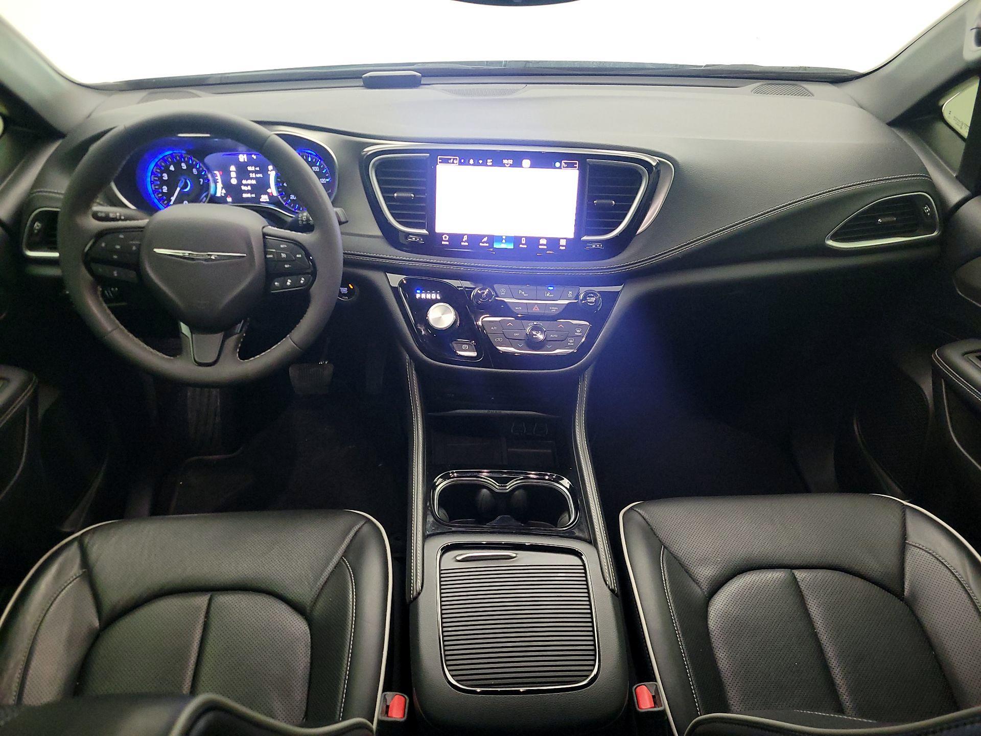 Thumbnail: 2023 Chrysler Pacifica - 9
