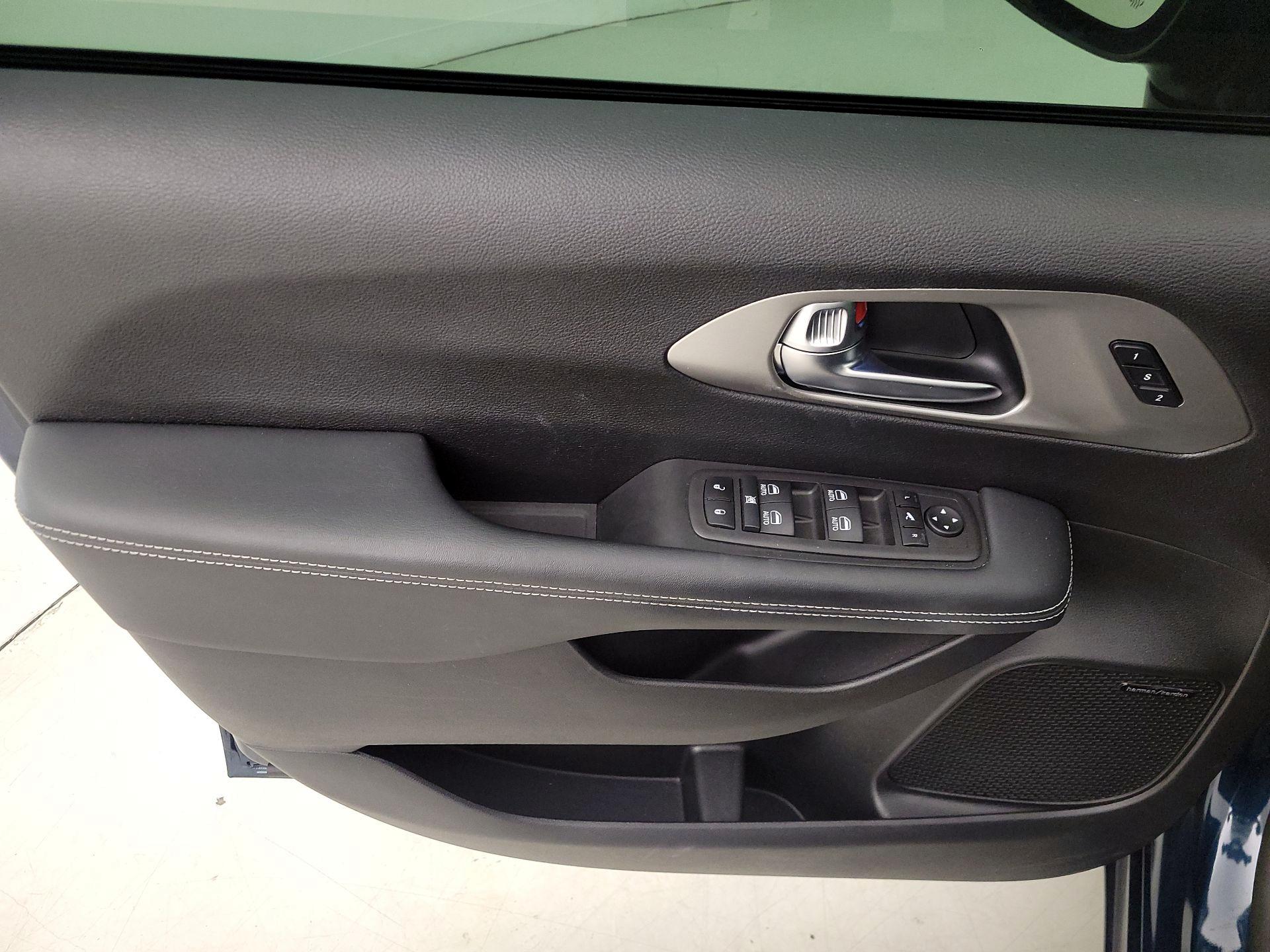 Thumbnail: 2023 Chrysler Pacifica - 12