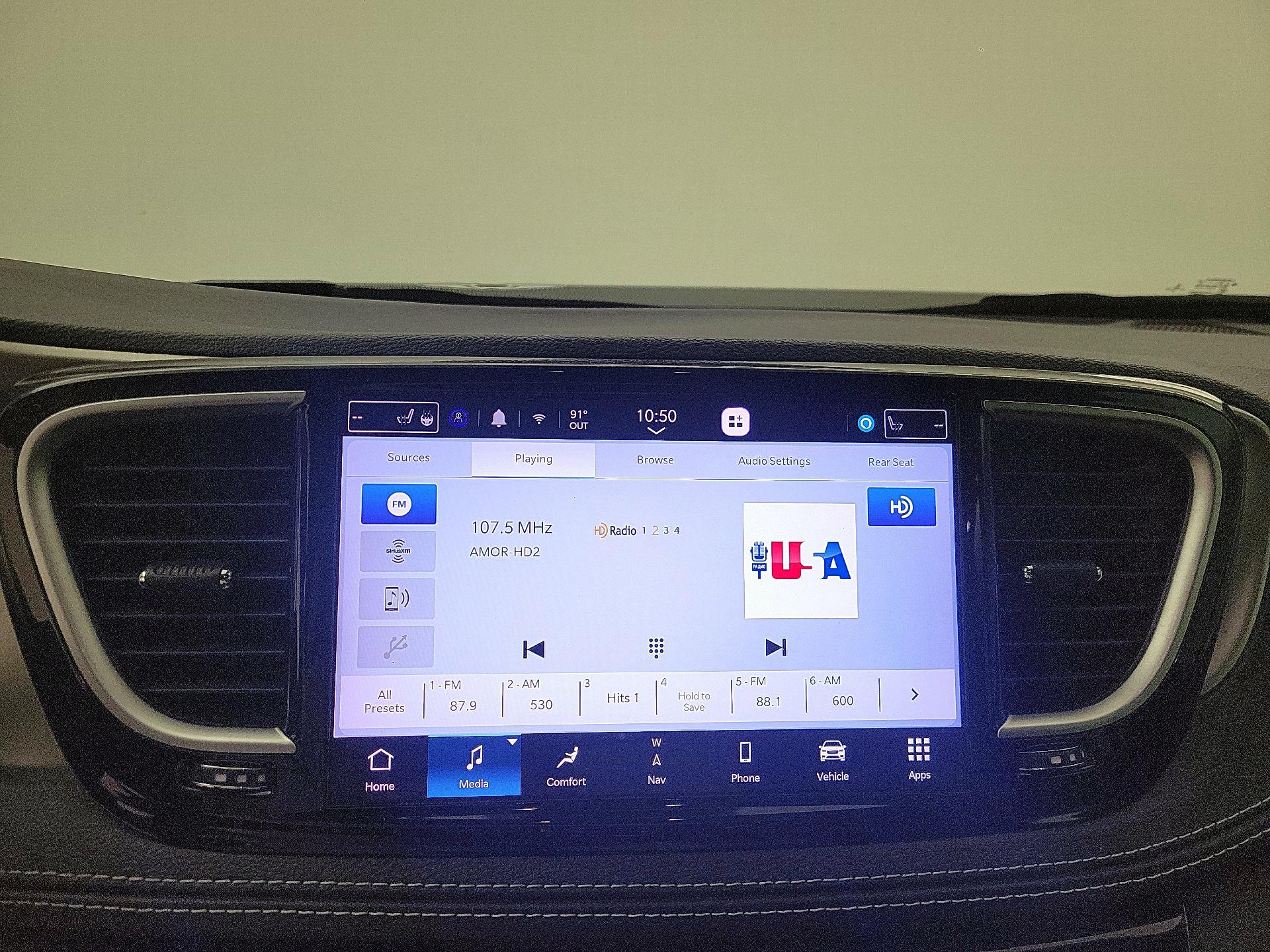 Thumbnail: 2023 Chrysler Pacifica - 16