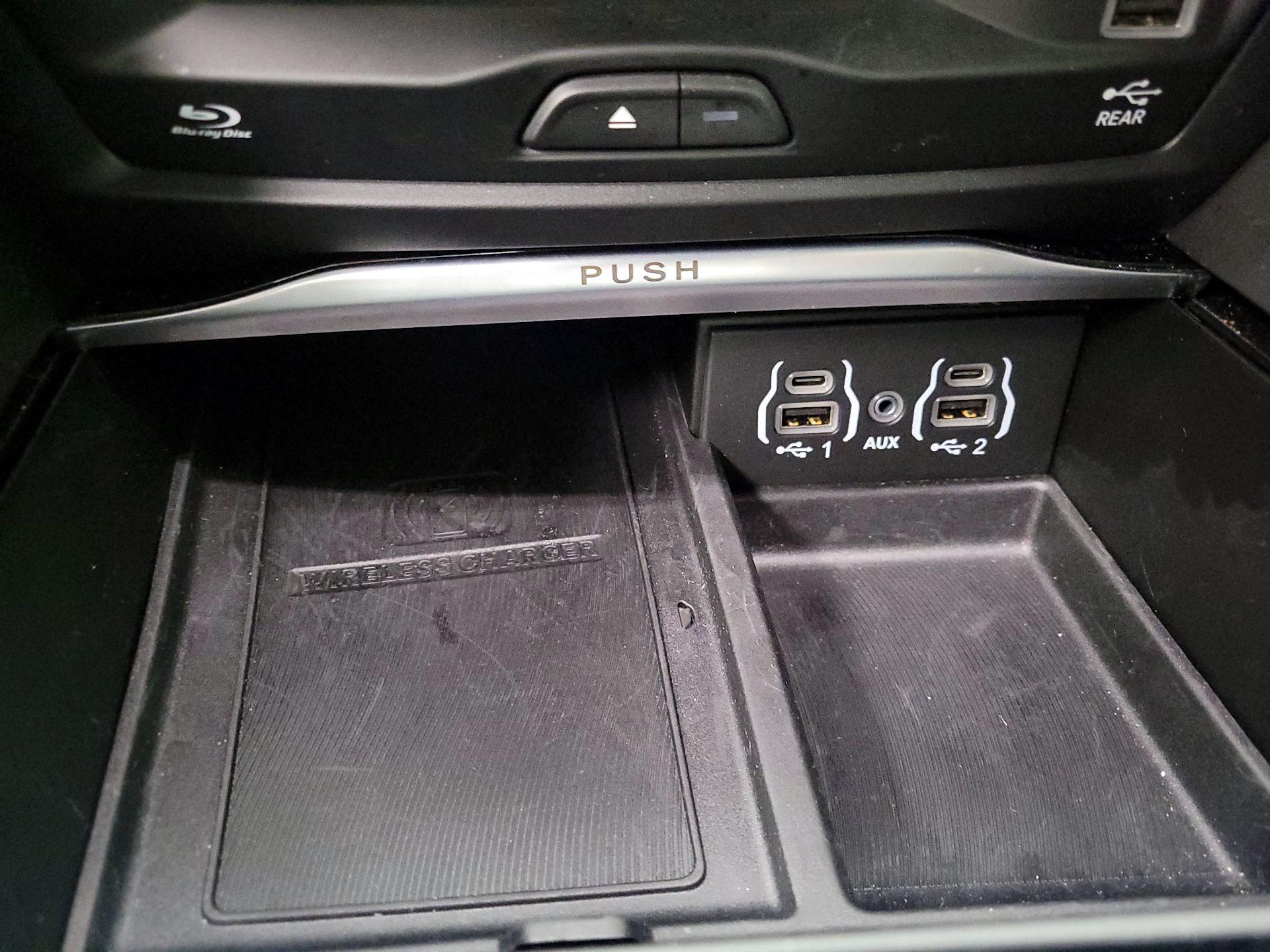 Thumbnail: 2023 Chrysler Pacifica - 19