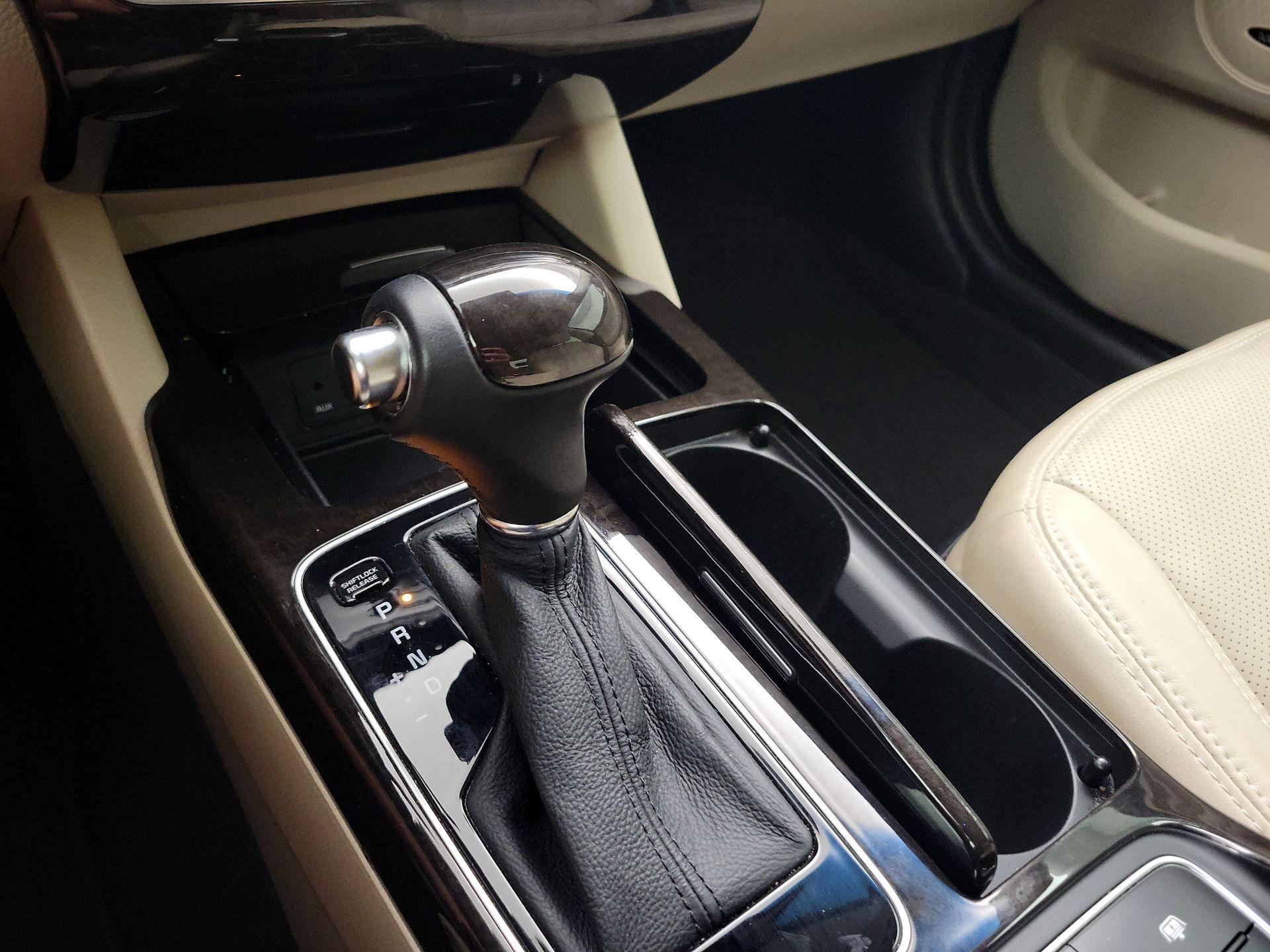 Thumbnail: 2015 Kia Cadenza - 17