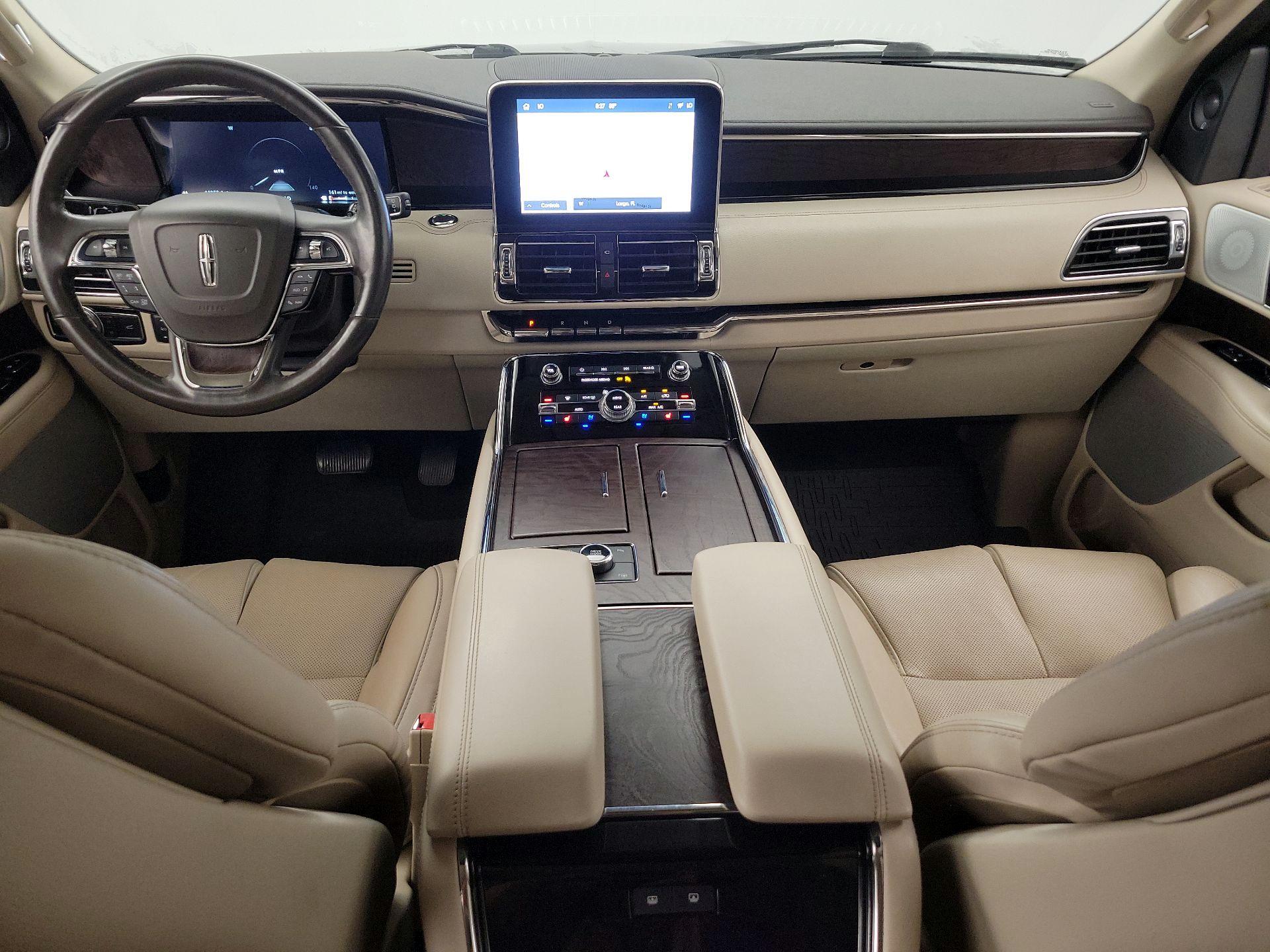 Thumbnail: 2021 Lincoln Navigator - 9