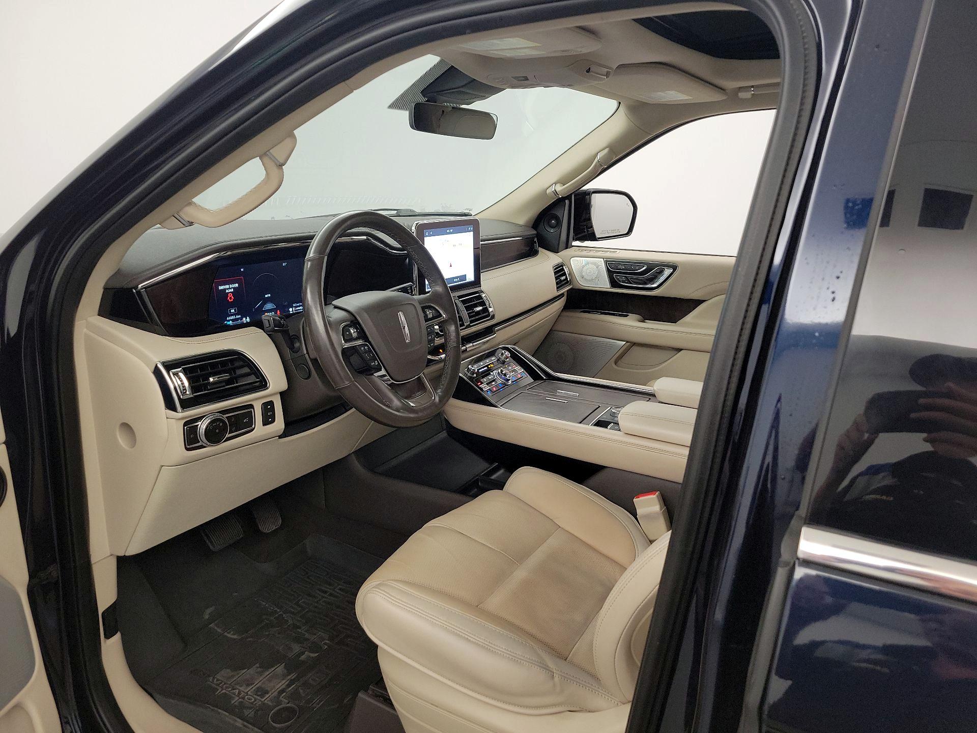 Thumbnail: 2021 Lincoln Navigator - 11