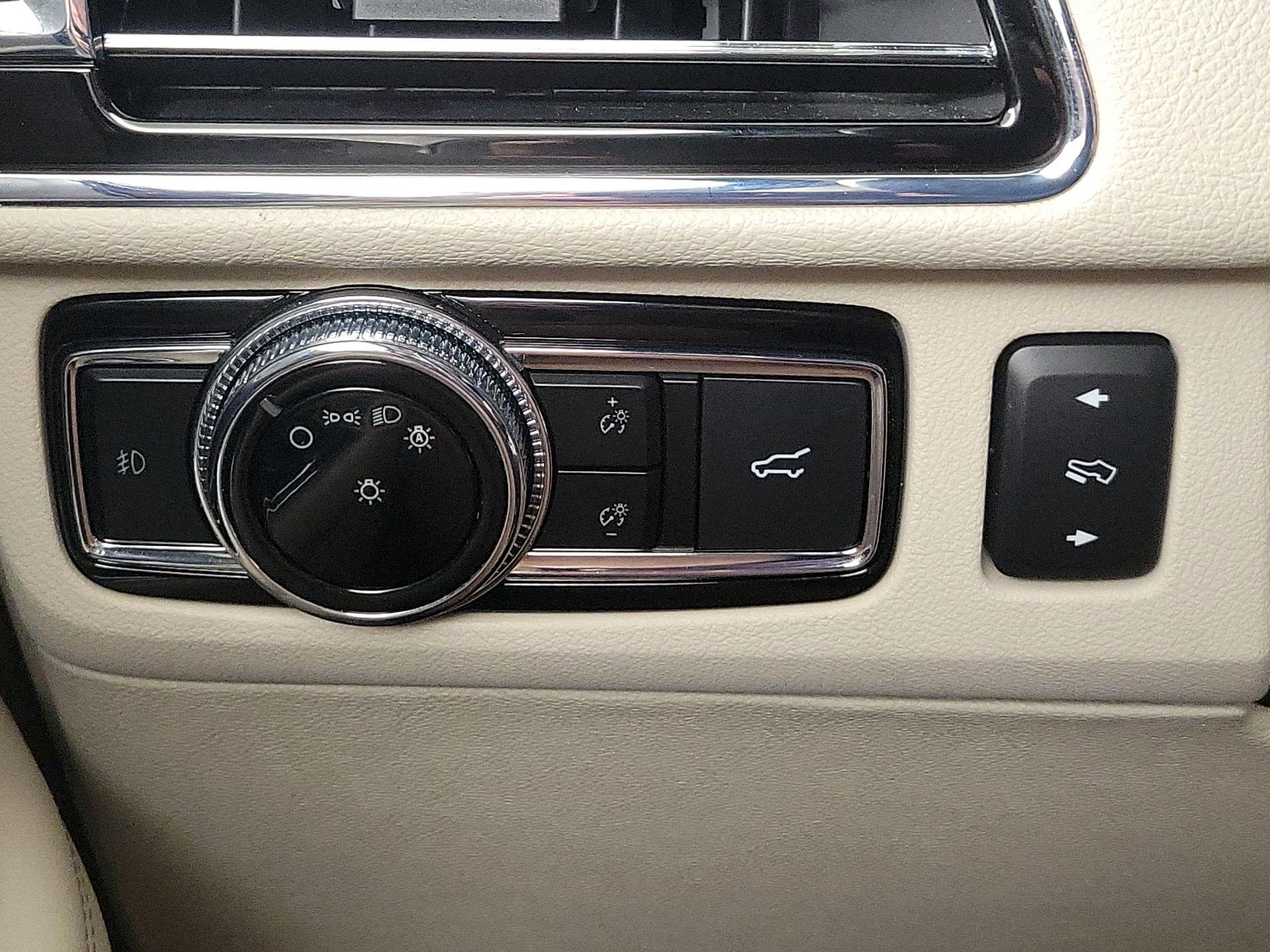 Thumbnail: 2021 Lincoln Navigator - 13