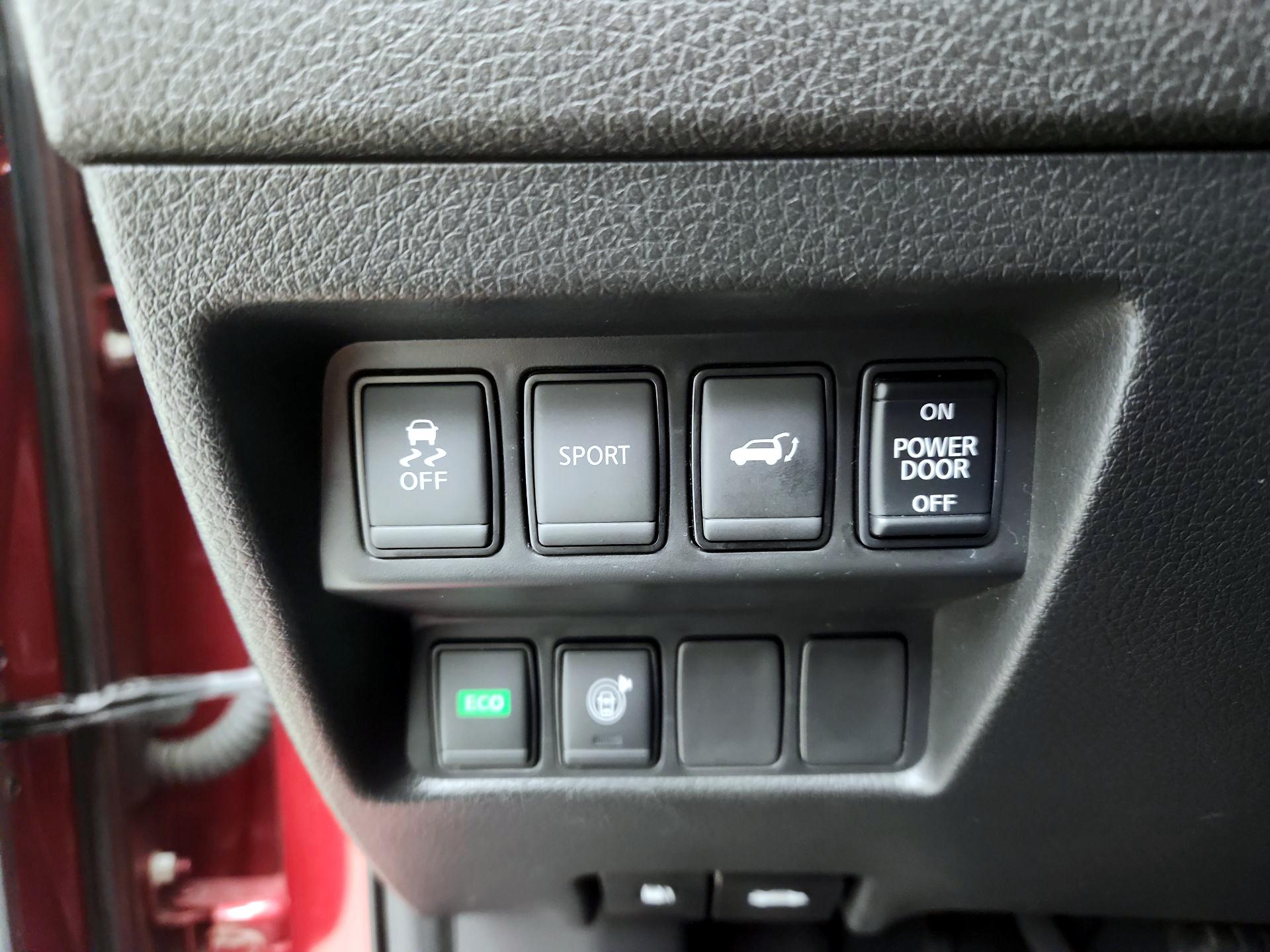 Thumbnail: 2016 Nissan Rogue - 13