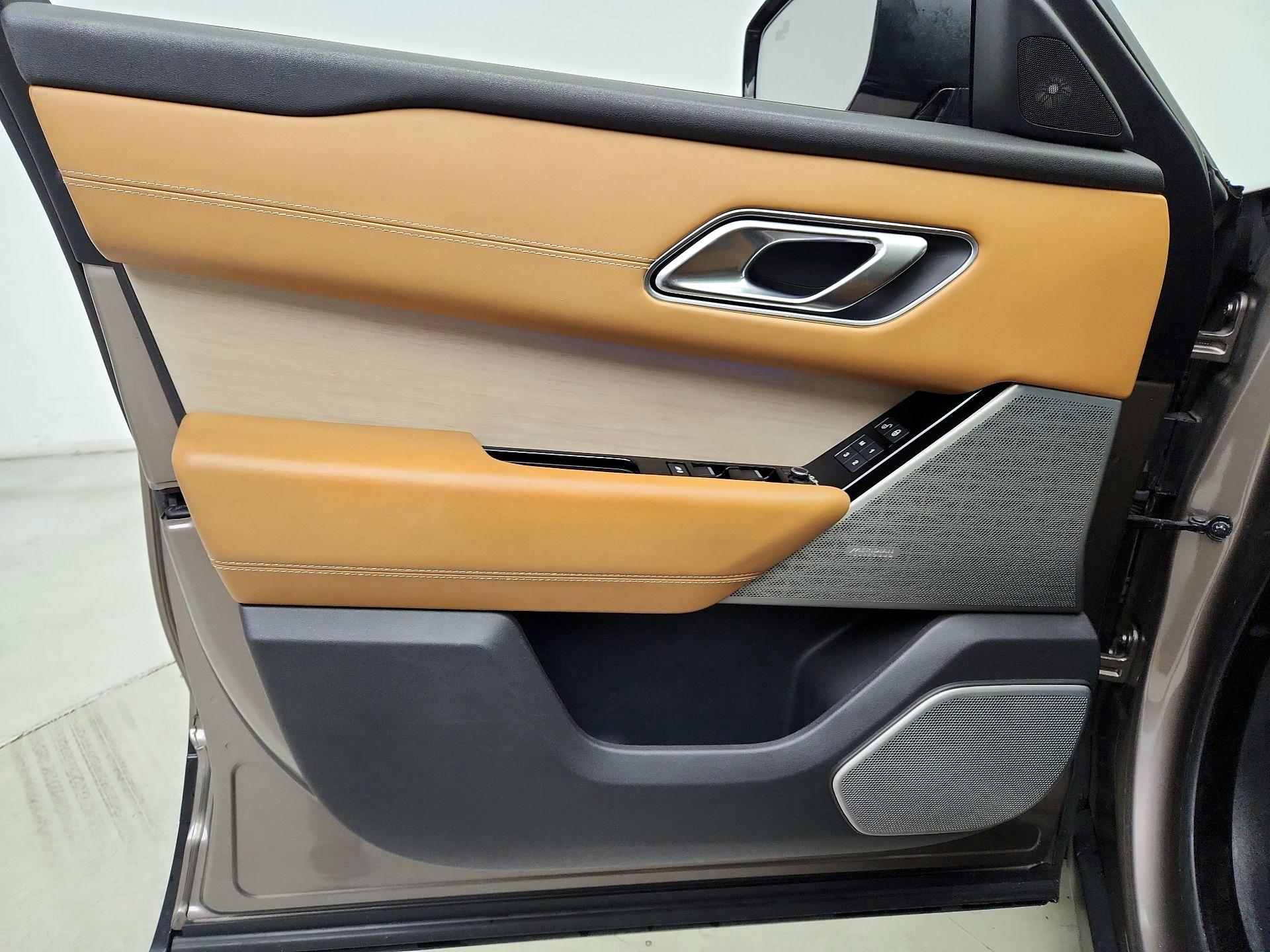 Thumbnail: 2018 Land Rover Range Rover Velar - 12