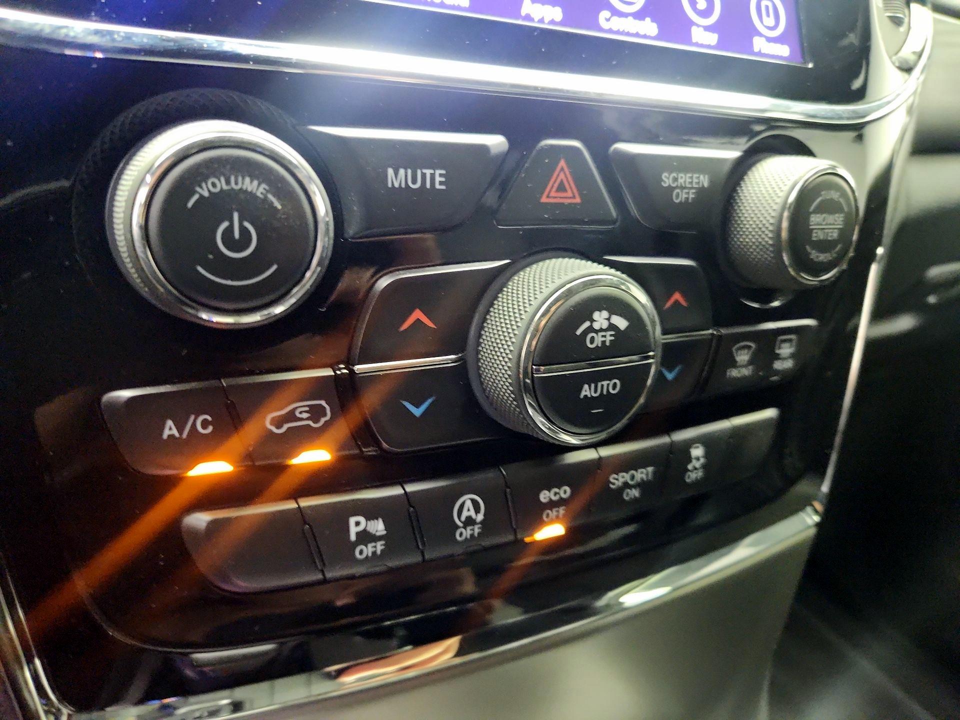 Thumbnail: 2019 Jeep Grand Cherokee - 17