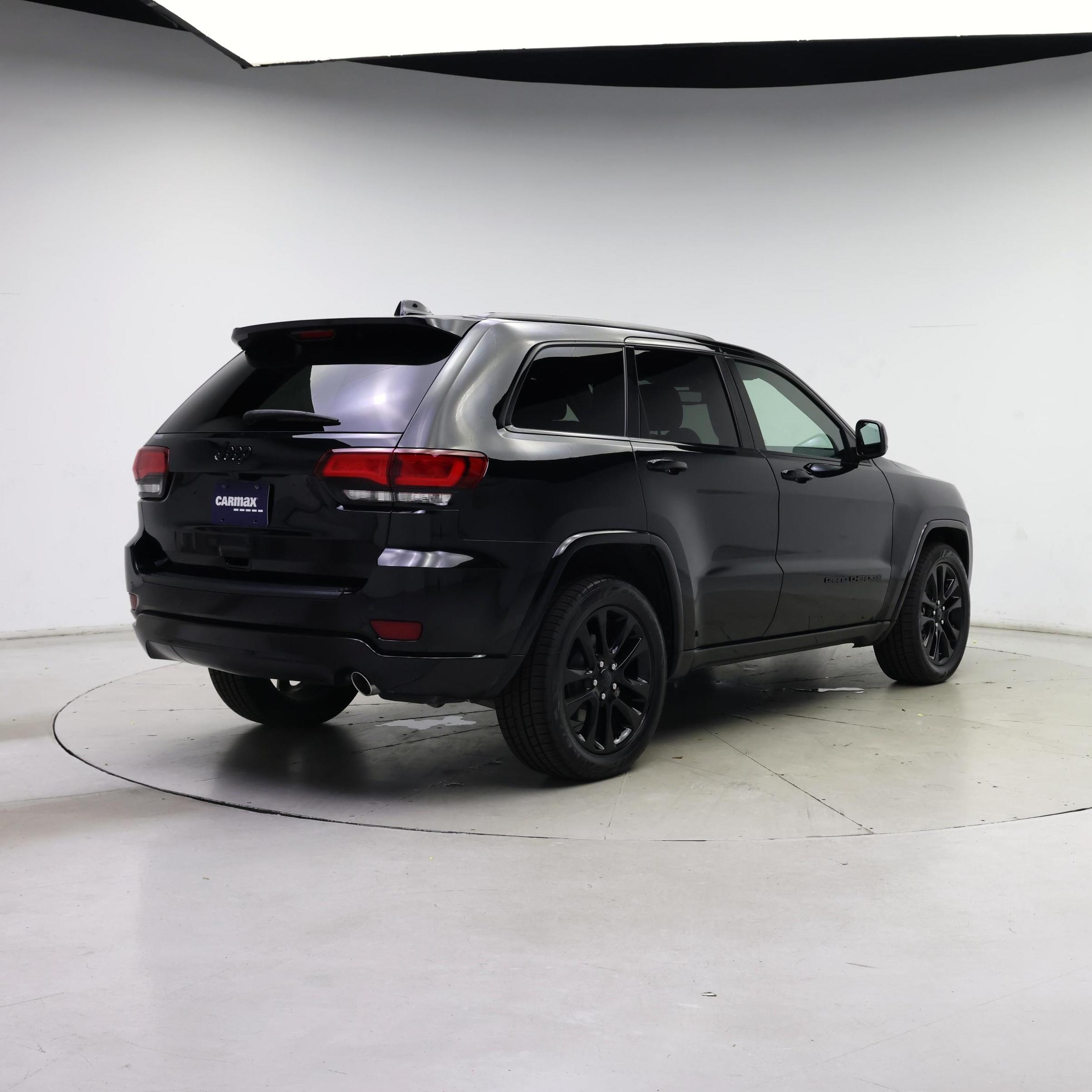 Thumbnail: 2019 Jeep Grand Cherokee - 8