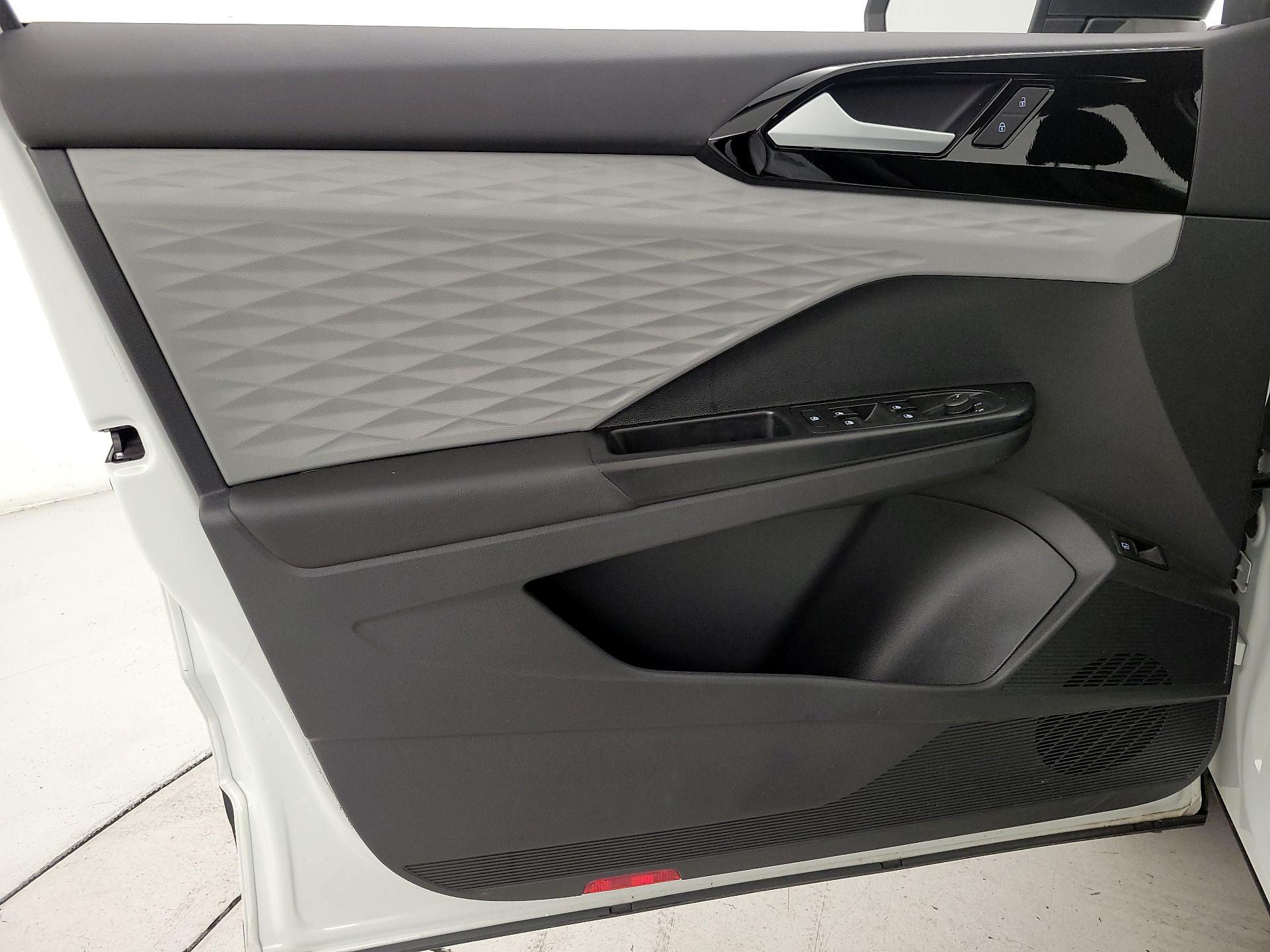 Thumbnail: 2022 Volkswagen Taos - 12
