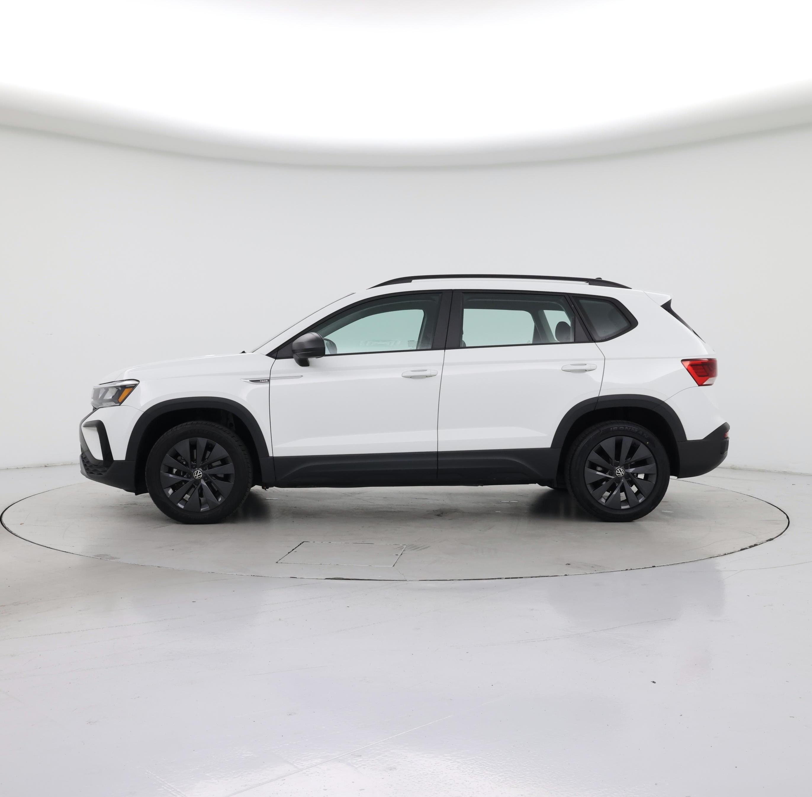 Thumbnail: 2022 Volkswagen Taos - 3