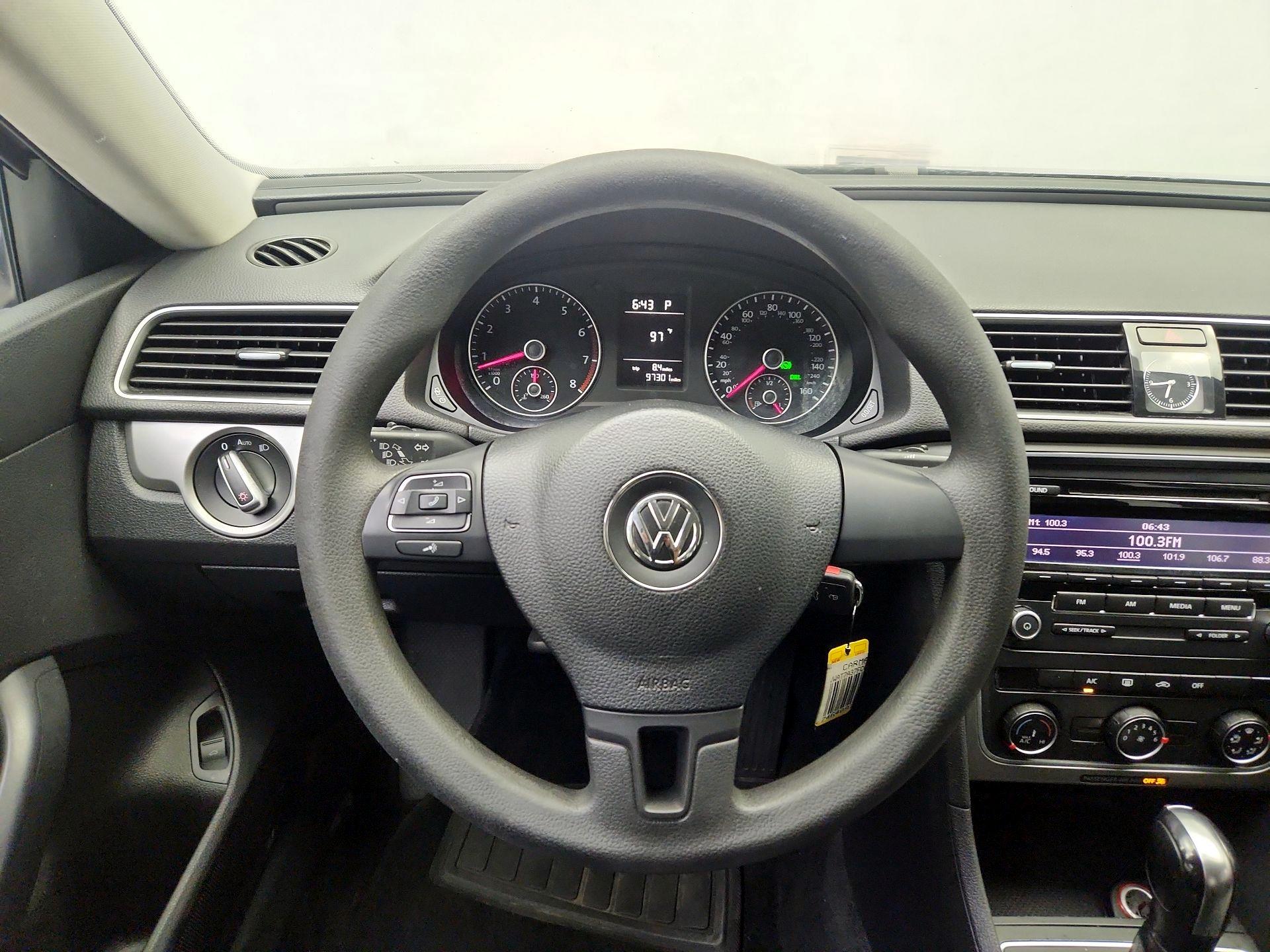 Thumbnail: 2015 Volkswagen Passat - 10