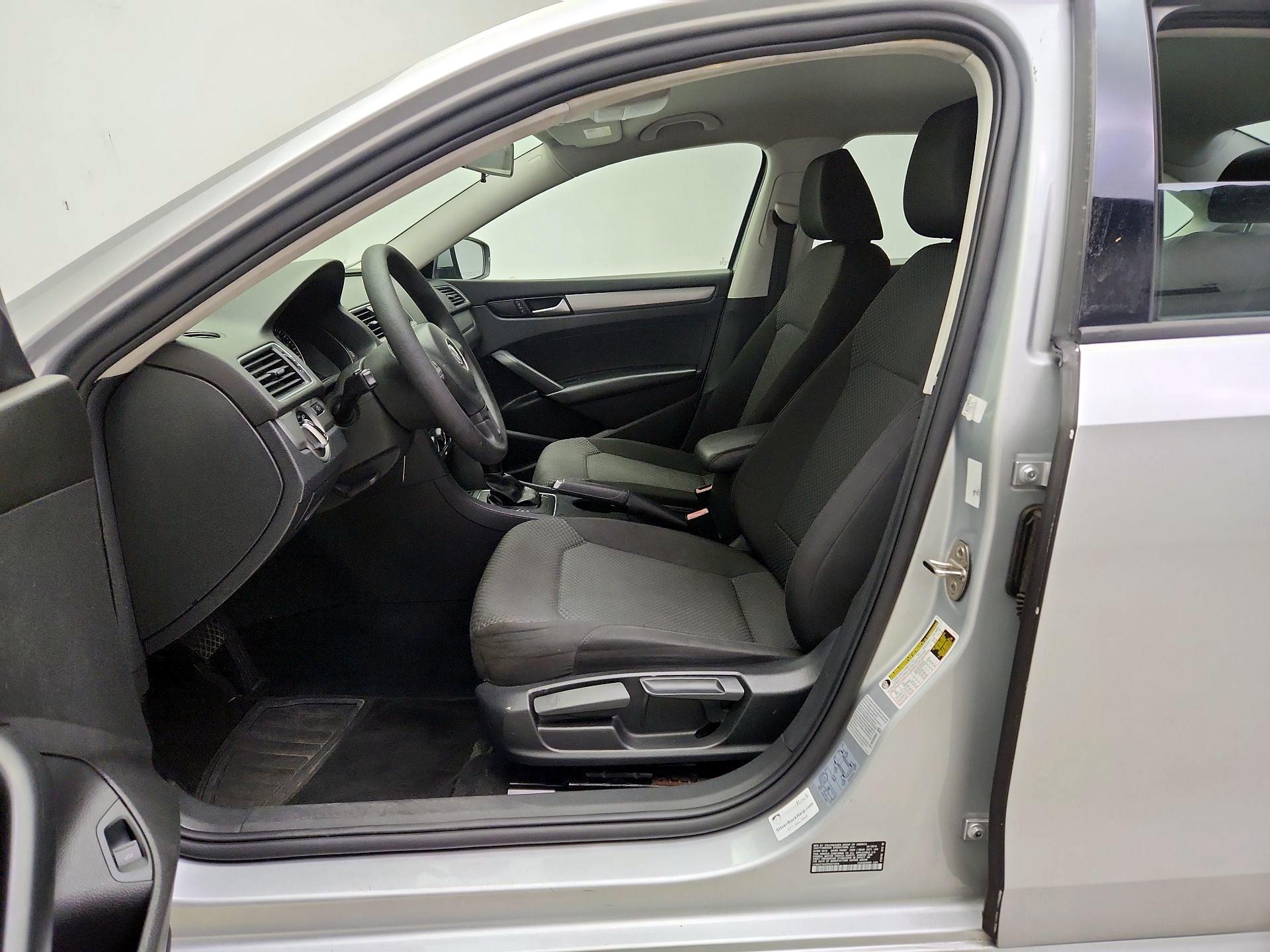 Thumbnail: 2015 Volkswagen Passat - 11