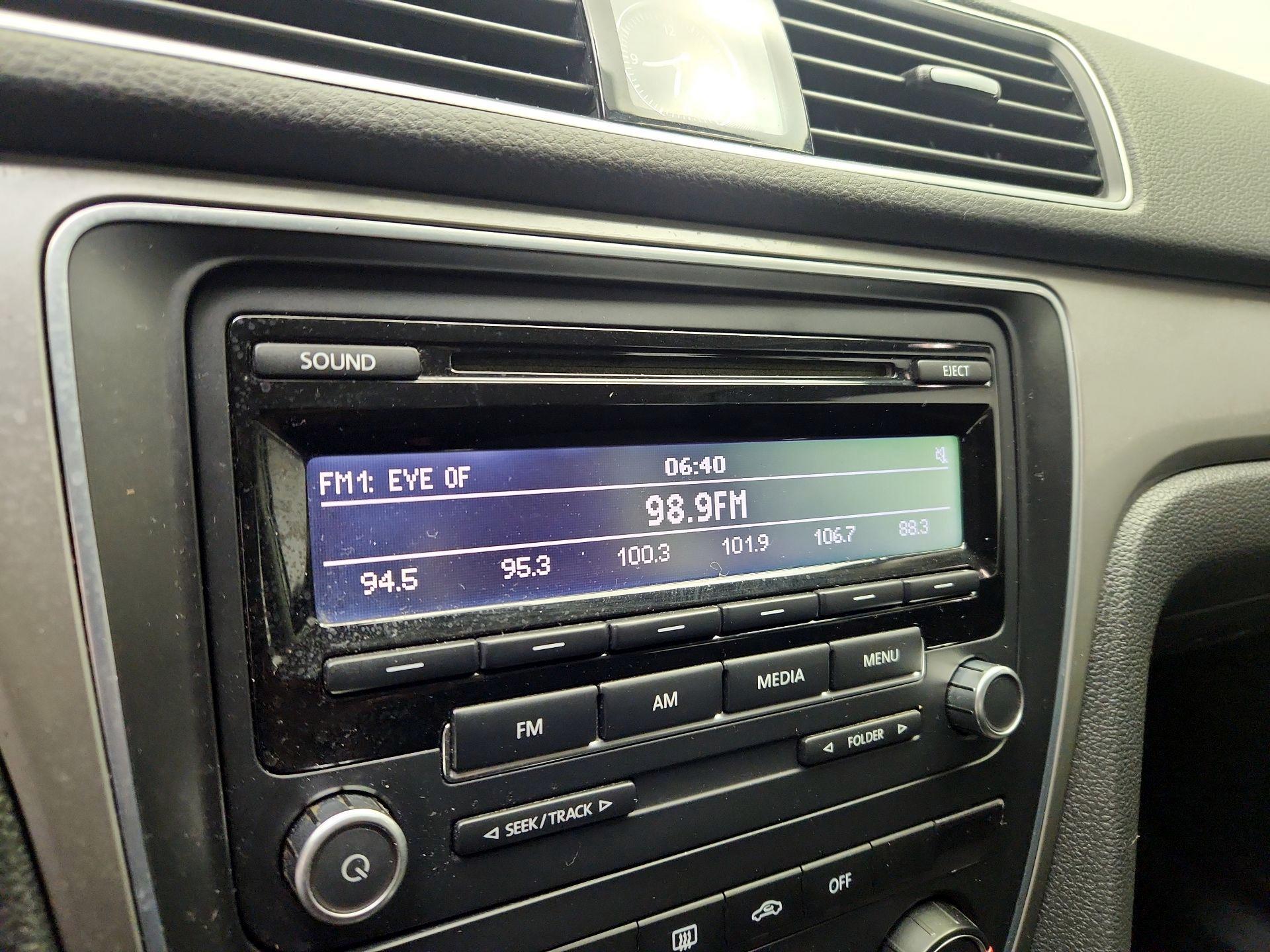 Thumbnail: 2015 Volkswagen Passat - 14