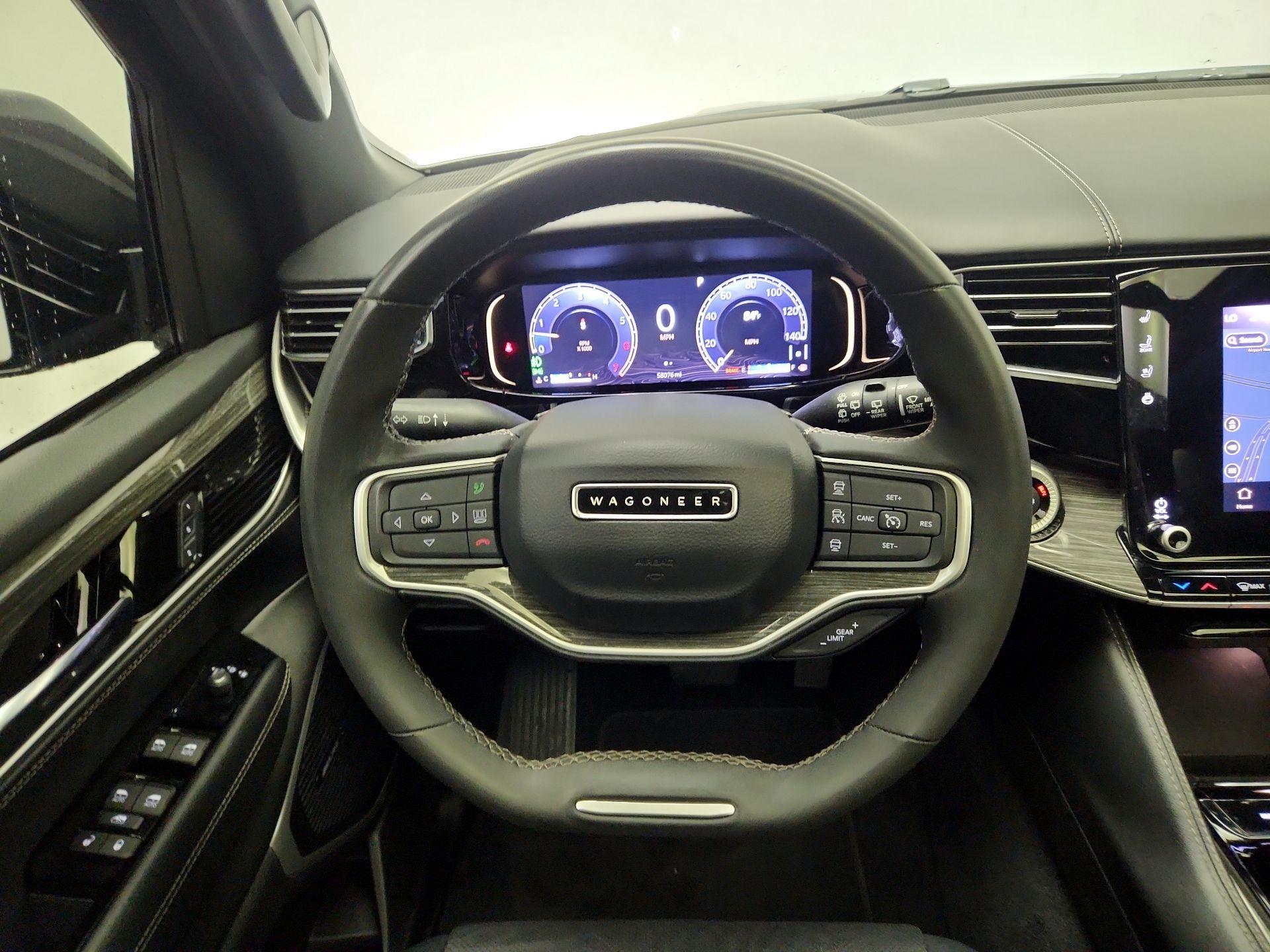 Thumbnail: 2022 Jeep Wagoneer - 10