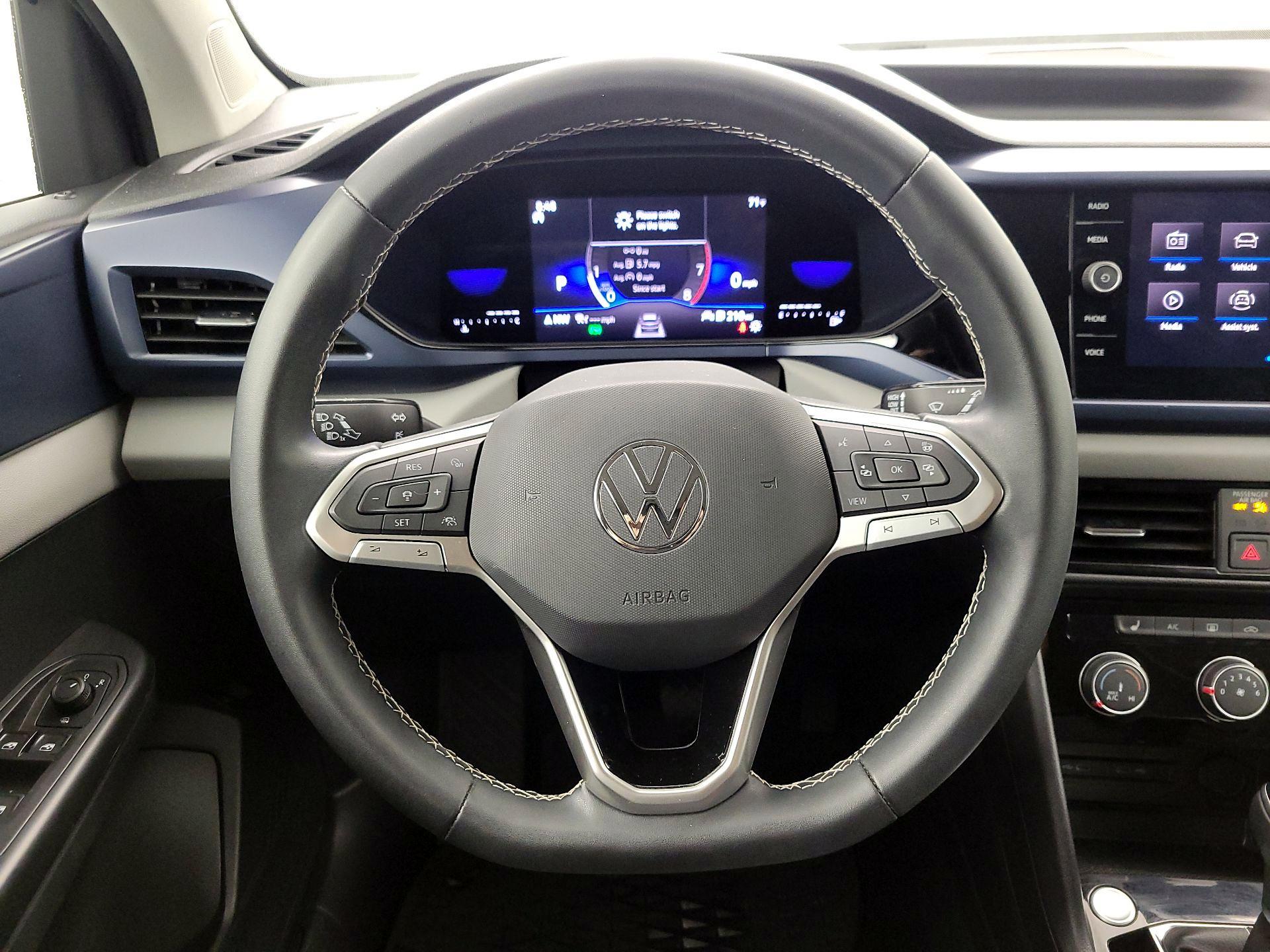 Thumbnail: 2023 Volkswagen Taos - 10