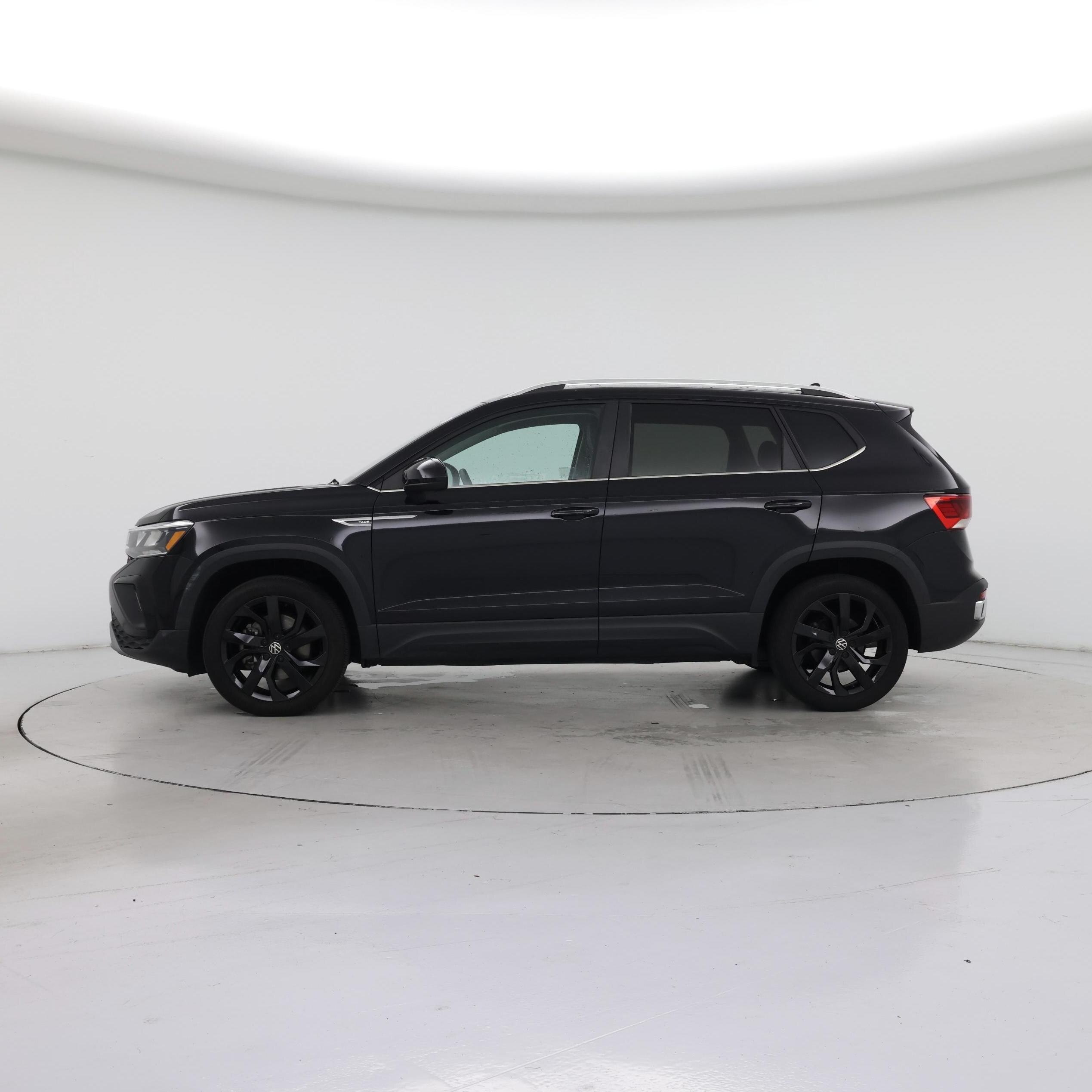 Thumbnail: 2023 Volkswagen Taos - 3