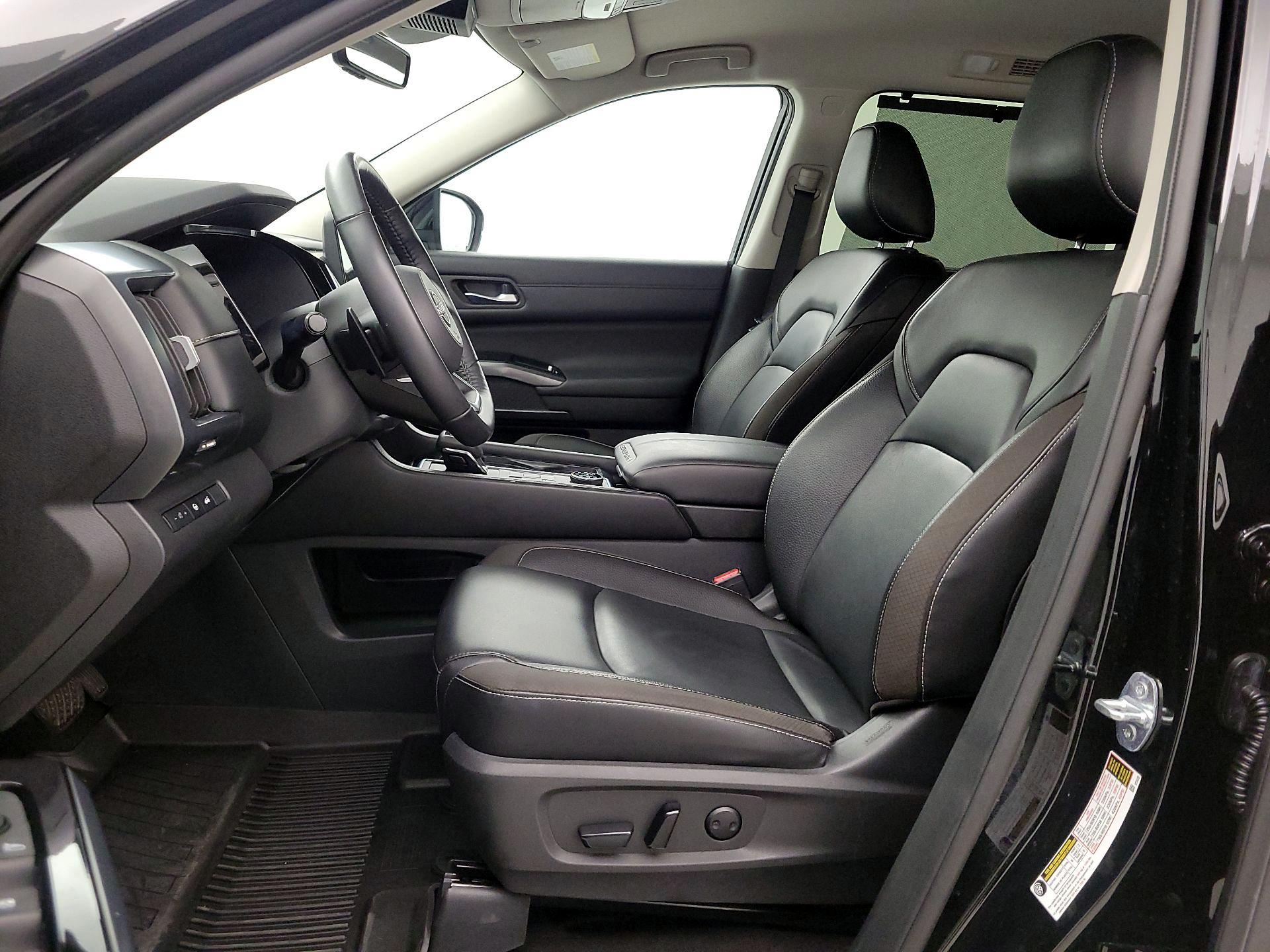 Thumbnail: 2023 Nissan Pathfinder - 11