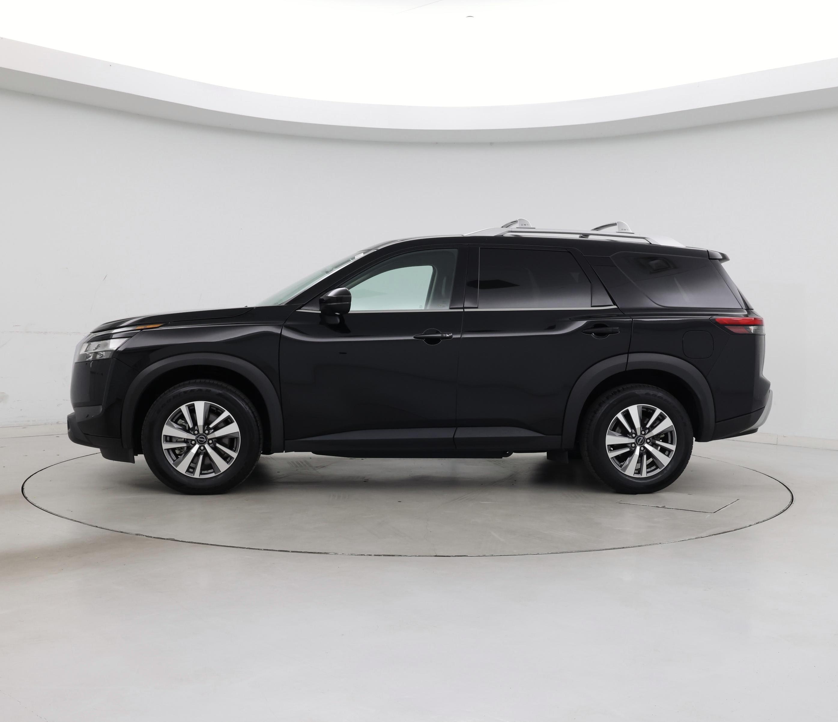Thumbnail: 2023 Nissan Pathfinder - 3