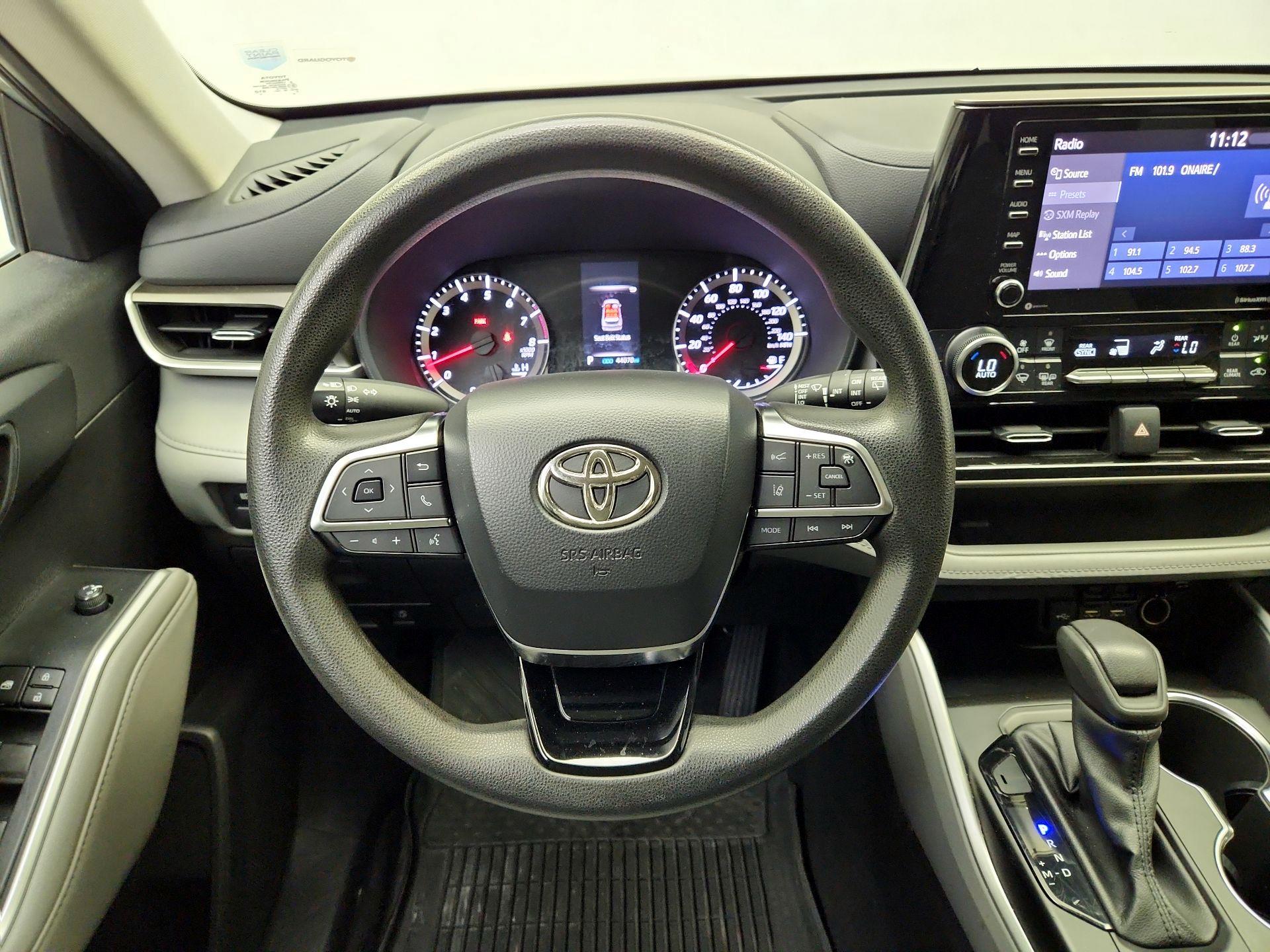 Thumbnail: 2021 Toyota Highlander - 10
