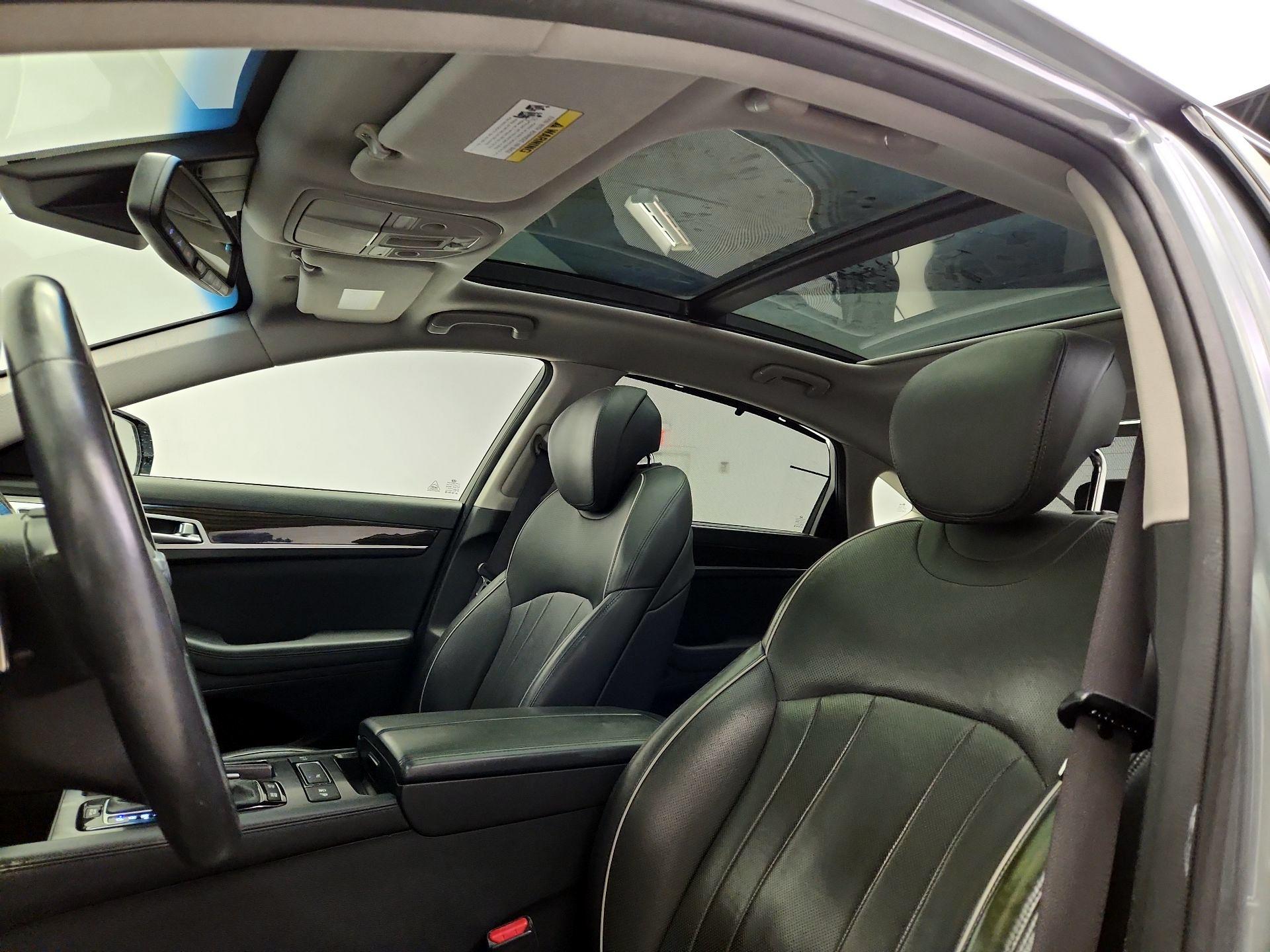 Thumbnail: 2015 Hyundai Genesis - 20