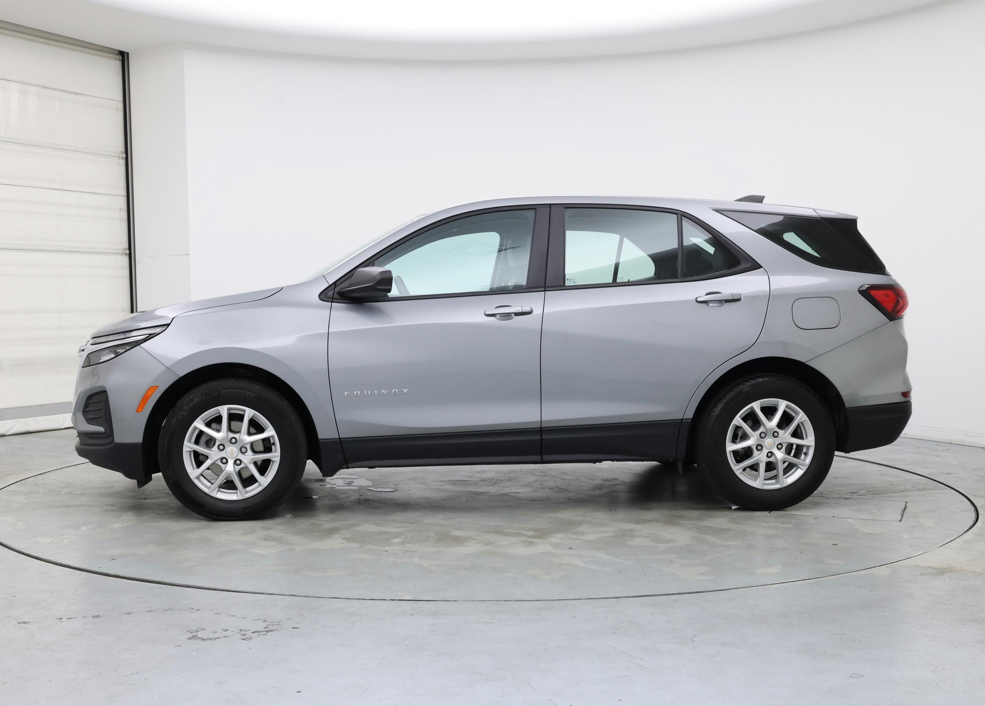 Thumbnail: 2023 Chevrolet Equinox - 3