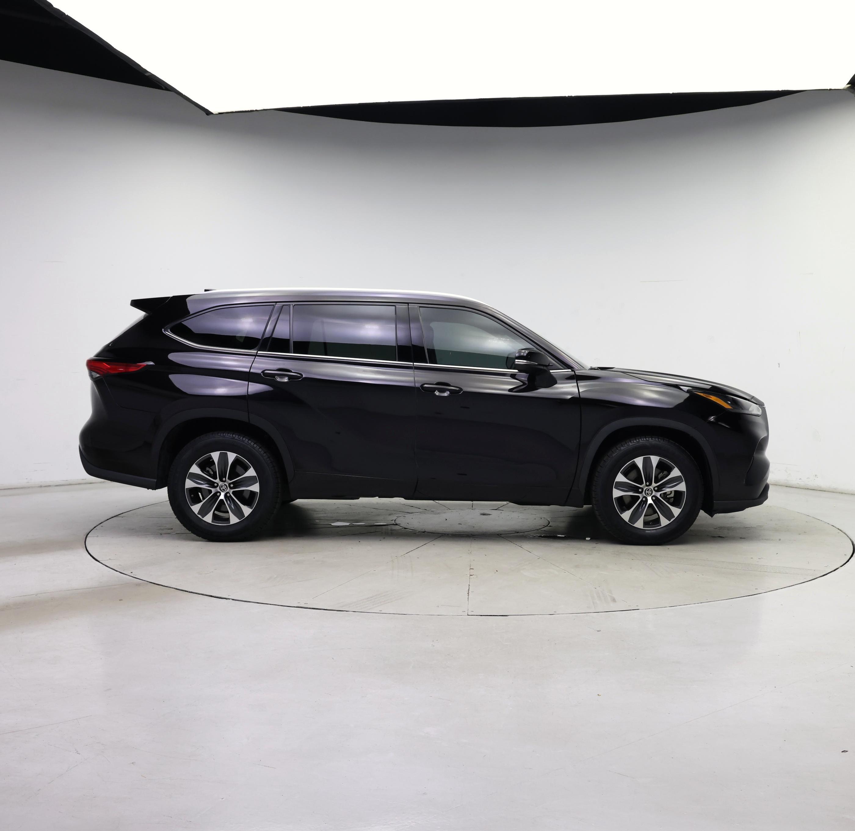 Thumbnail: 2022 Toyota Highlander - 7