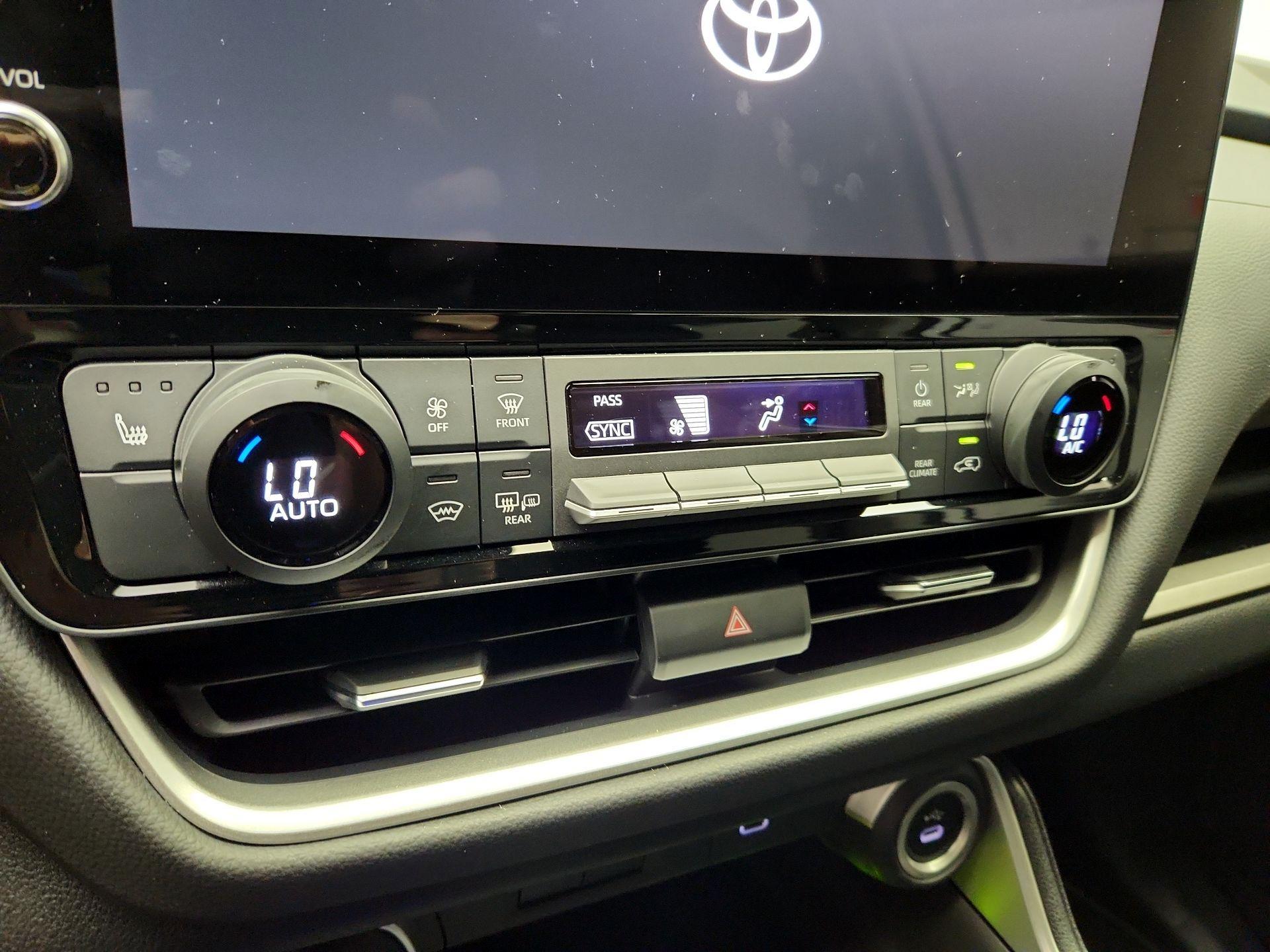 Thumbnail: 2024 Toyota Grand Highlander - 17
