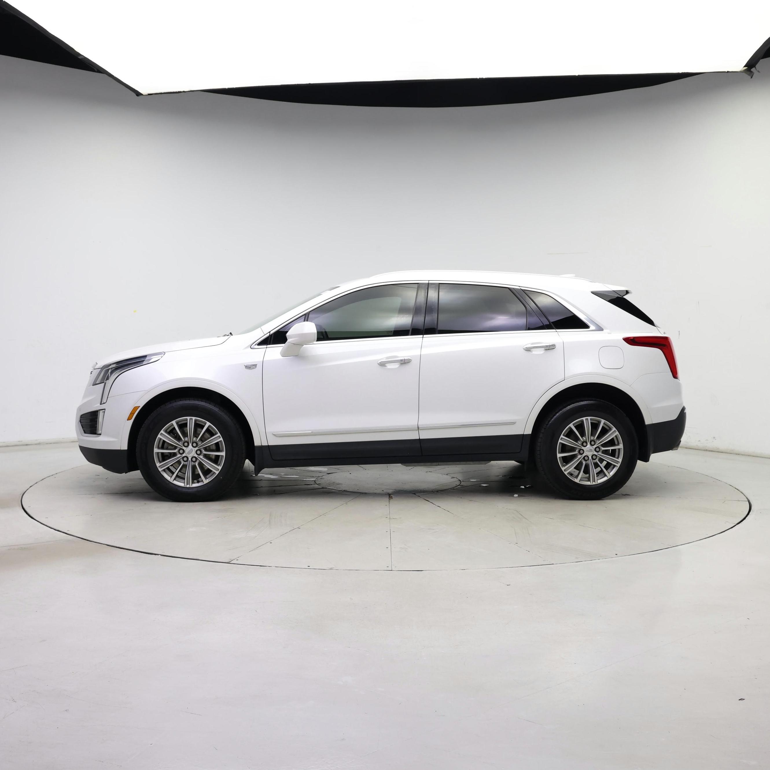 Thumbnail: 2019 Cadillac XT5 - 3