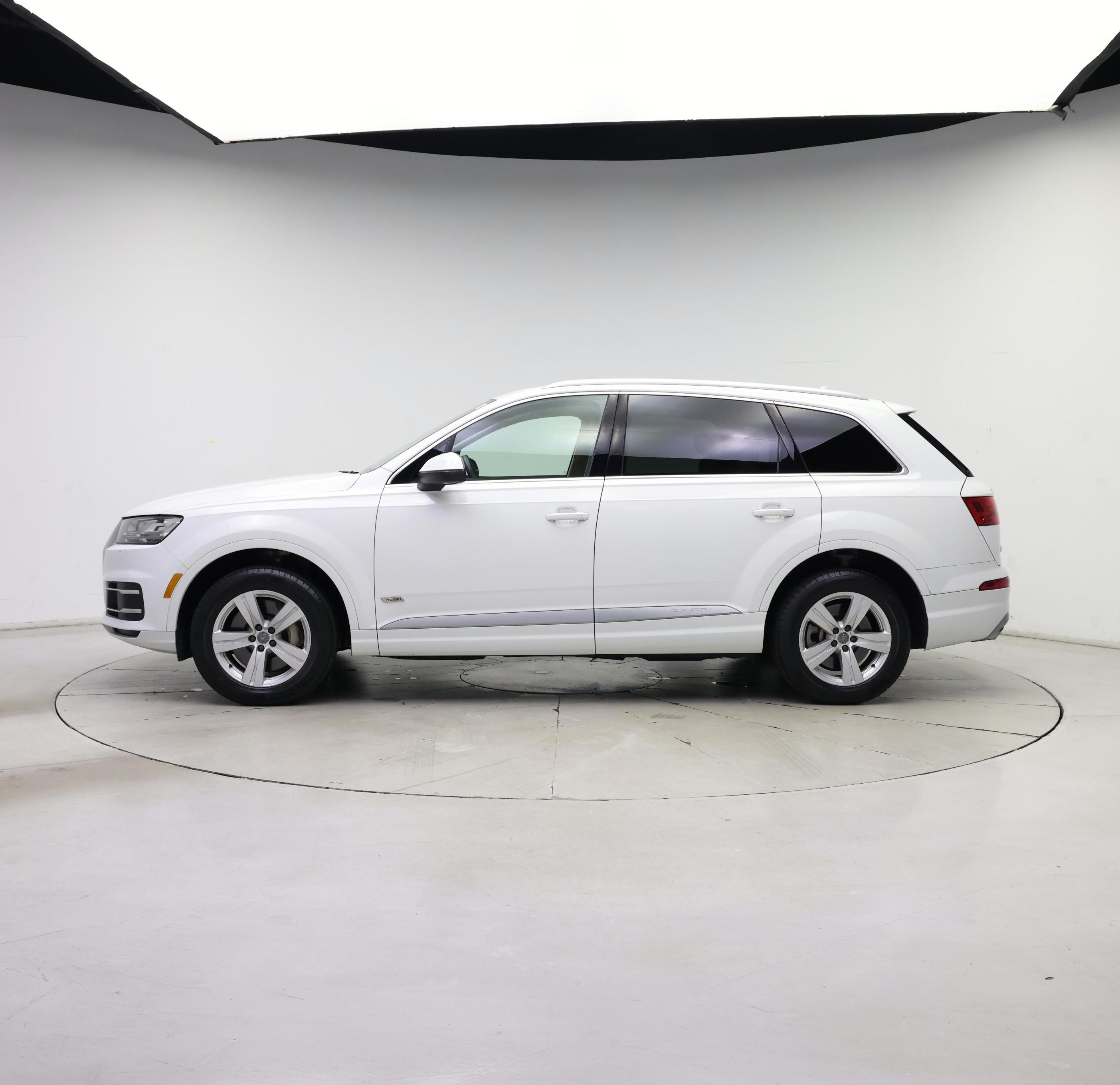 Thumbnail: 2019 Audi Q7 - 3