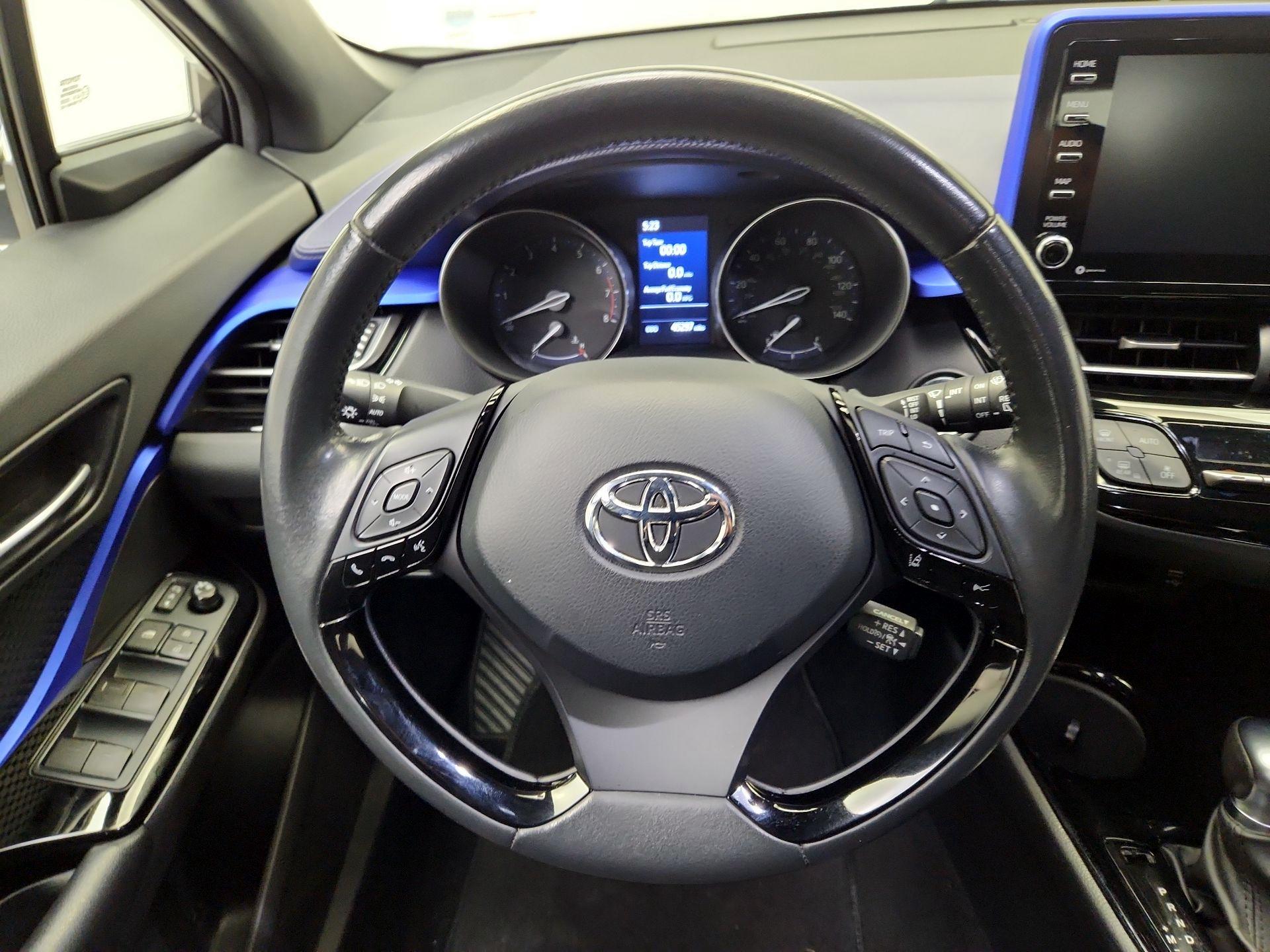 Thumbnail: 2022 Toyota C-HR - 10
