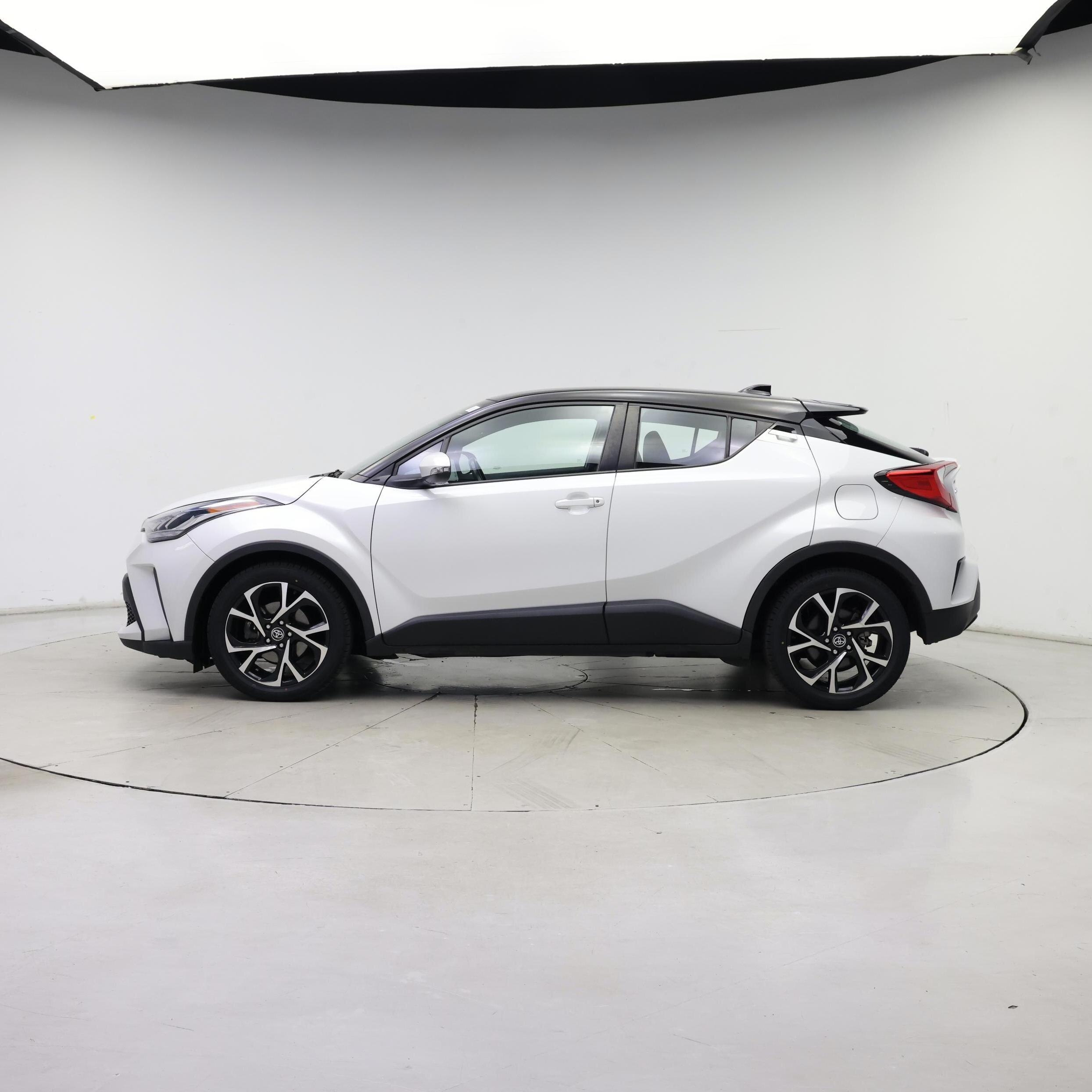 Thumbnail: 2022 Toyota C-HR - 3