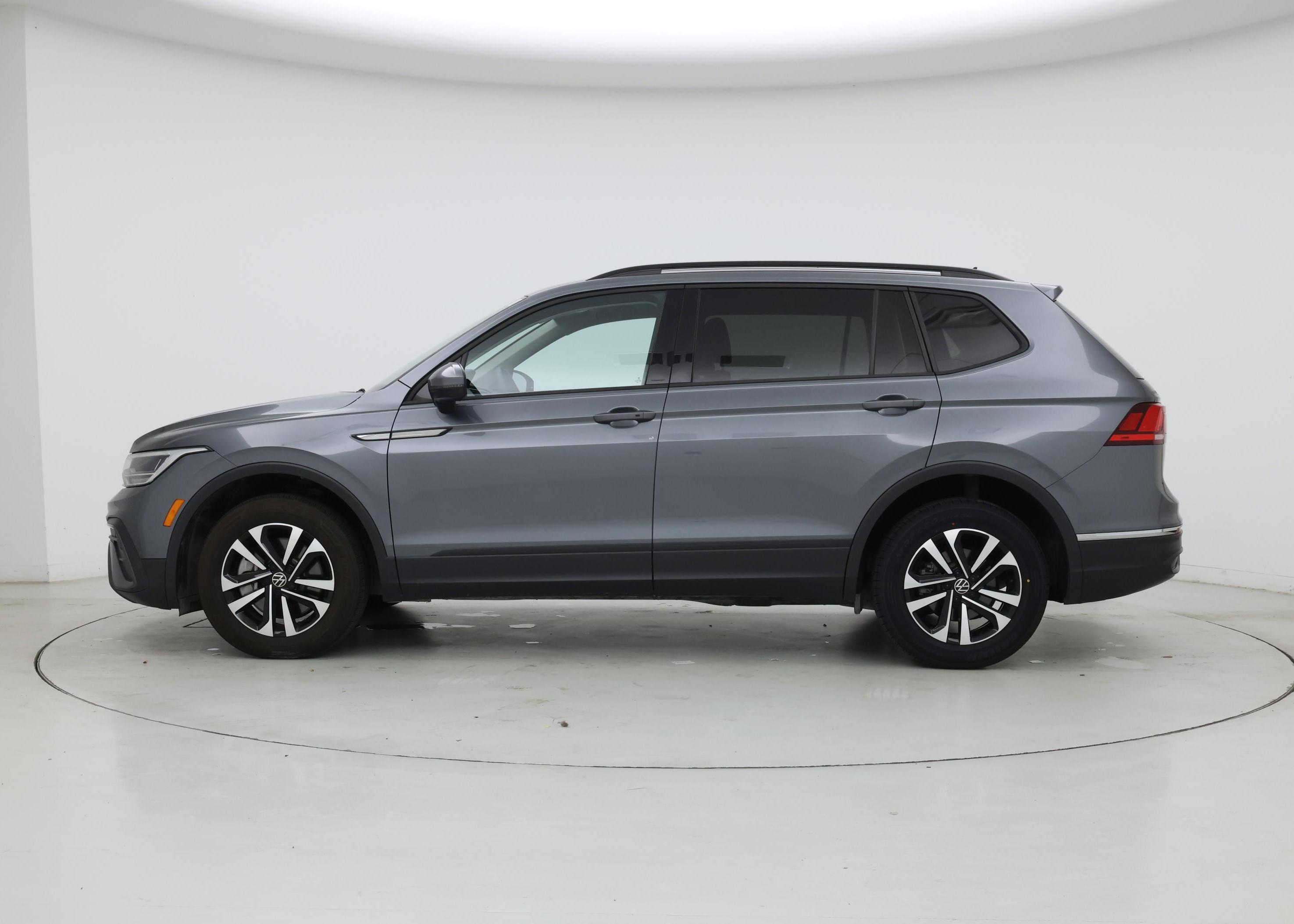 Thumbnail: 2022 Volkswagen Tiguan - 3
